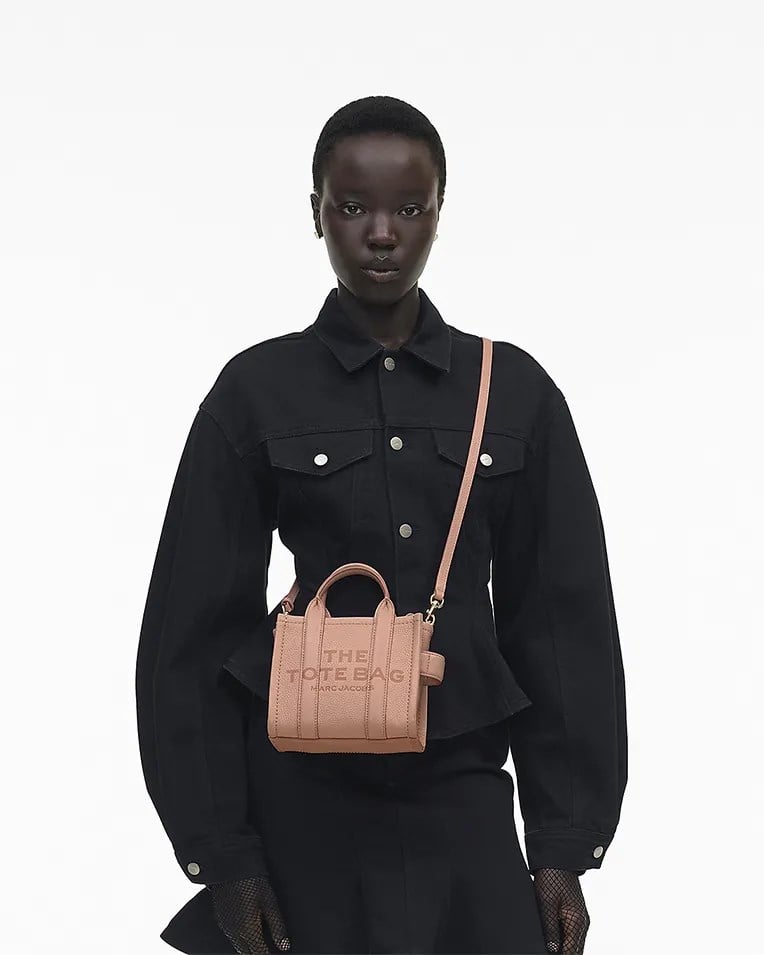 Marc Jacobs Marc Jacobs Kadın Fermuar Kapamalı Logo Detaylı Deri Mini Pudra Omuz Çantası H053L01RE22-624