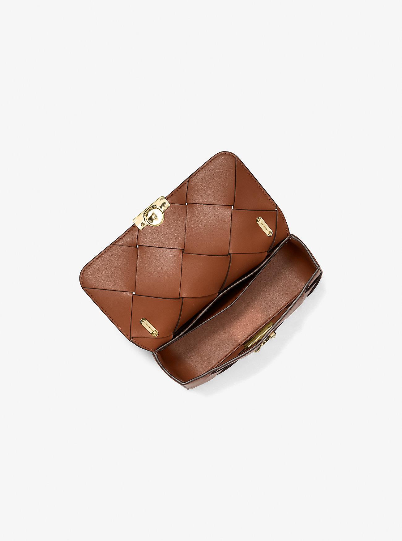 Michael Kors Michael Kors Kadın %100 Deri Kapitone Desenli Gold Metalik Kapamalı Zincir Omuz Askılı Kahverengi Omuz Çantası 30S5G2RL5L-LUGGAGE