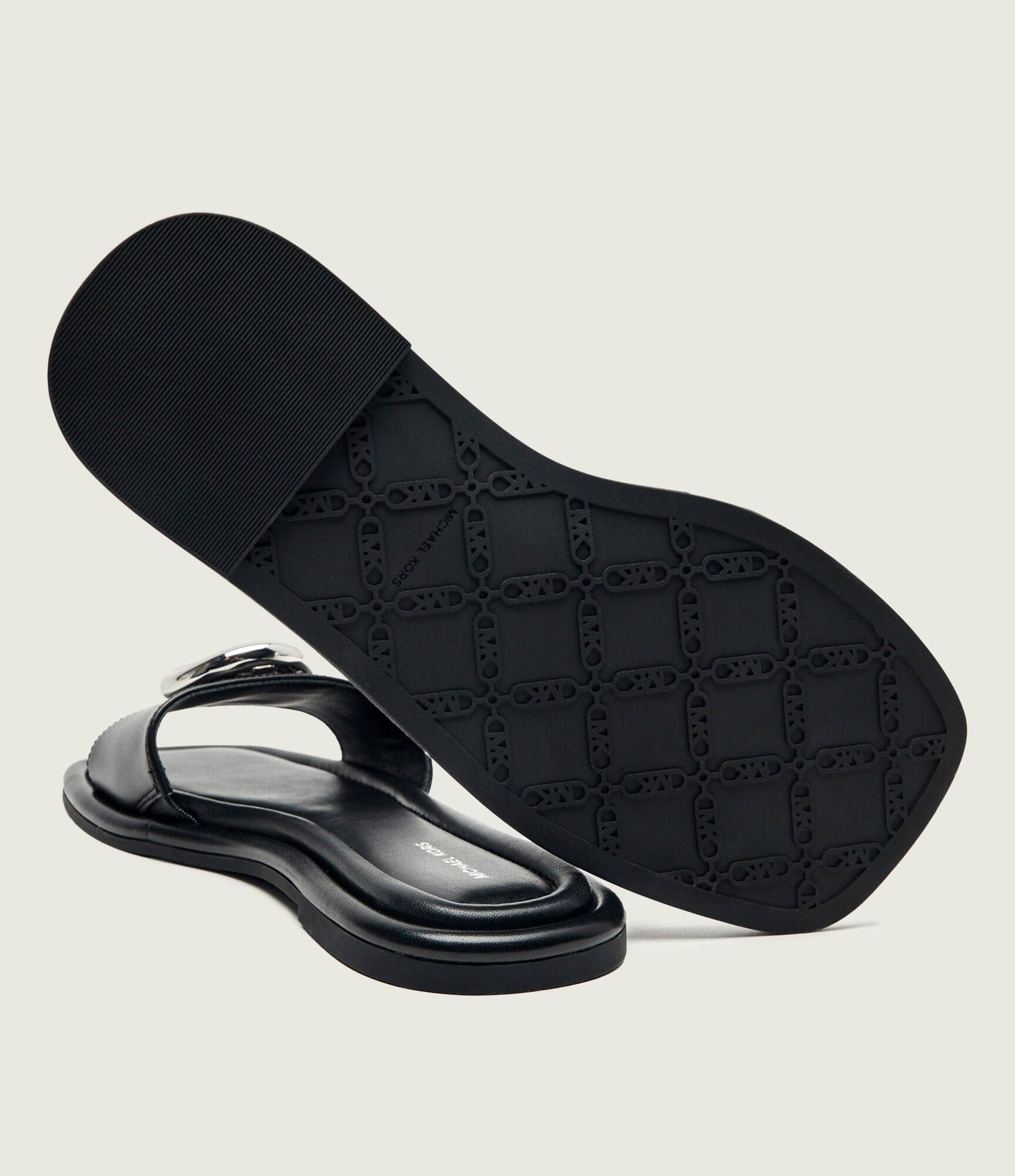 Michael Kors Michael Kors Kadın Metalik Logo Detaylı Rahat Tabanlı Deri Siyah Terlik 40R6MLFS1L-BLACK