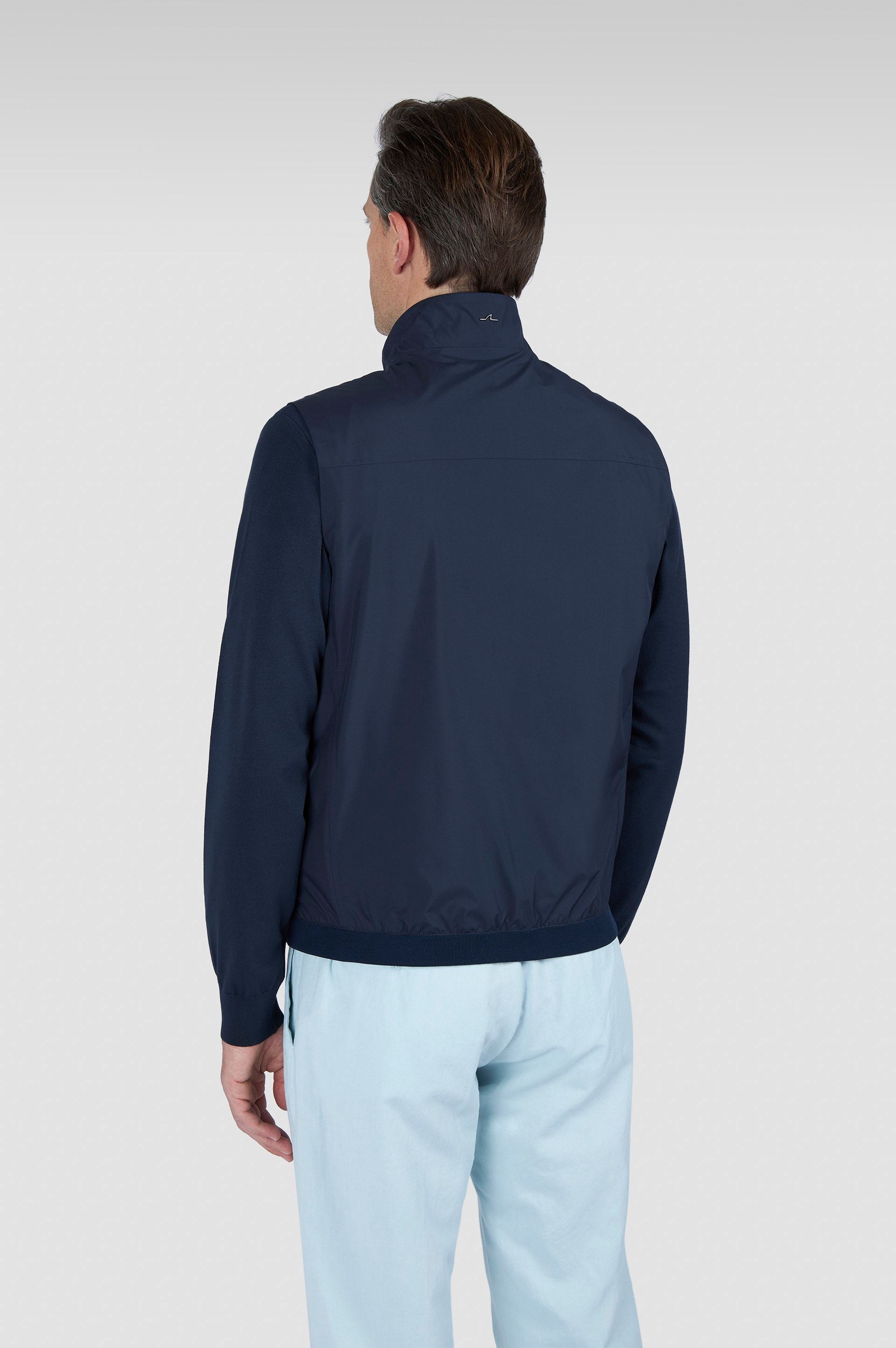 Paul Shark Paul Shark Erkek Regular Fit Kolu Cep Detaylı Dik Yaka Fermuarlı Lacivert Yelek 25412657SMA-013