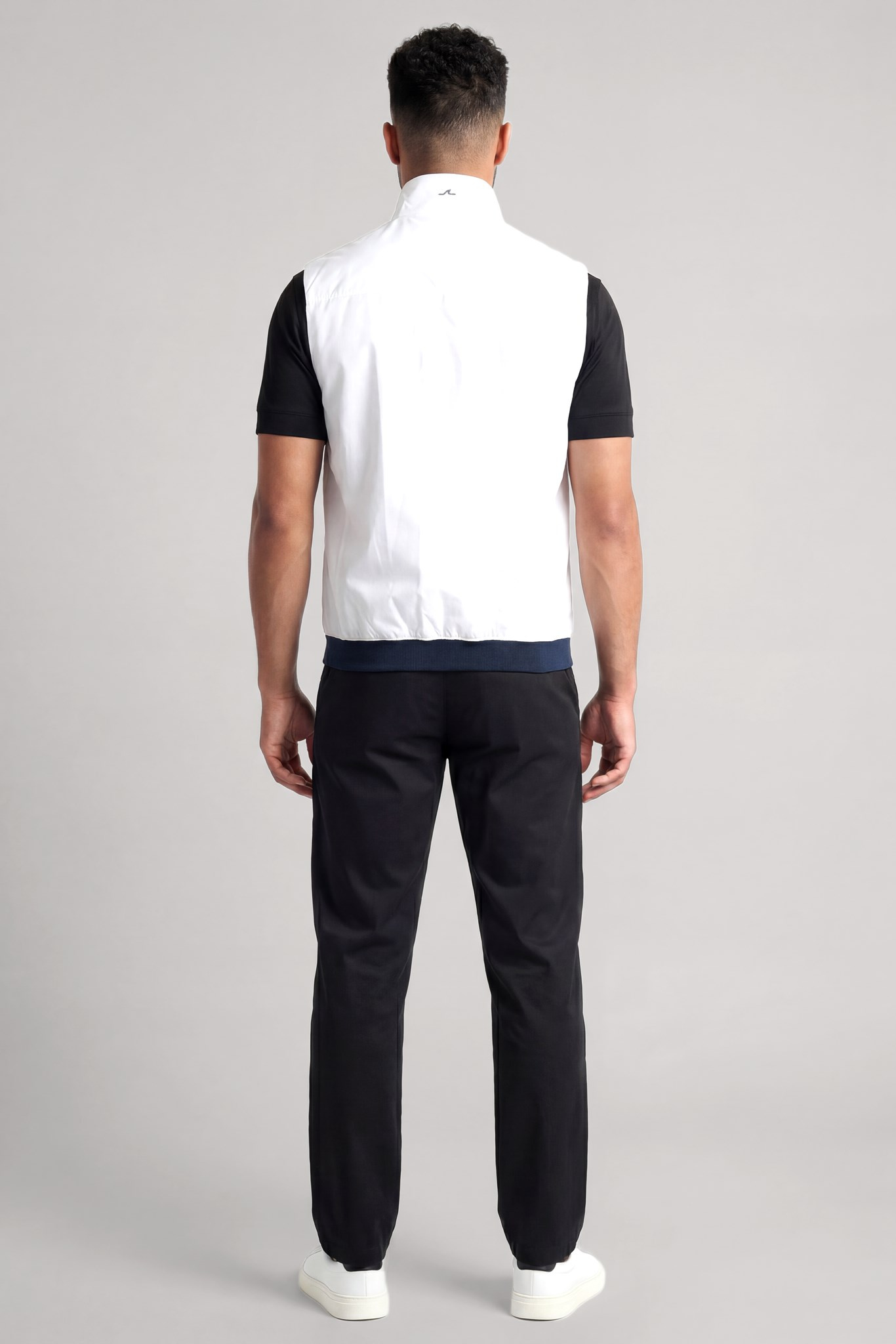 Paul Shark Paul Shark Erkek Regular Fit Kolu Cep Detaylı Dik Yaka Fermuarlı Beyaz Yelek 25412657SM-010