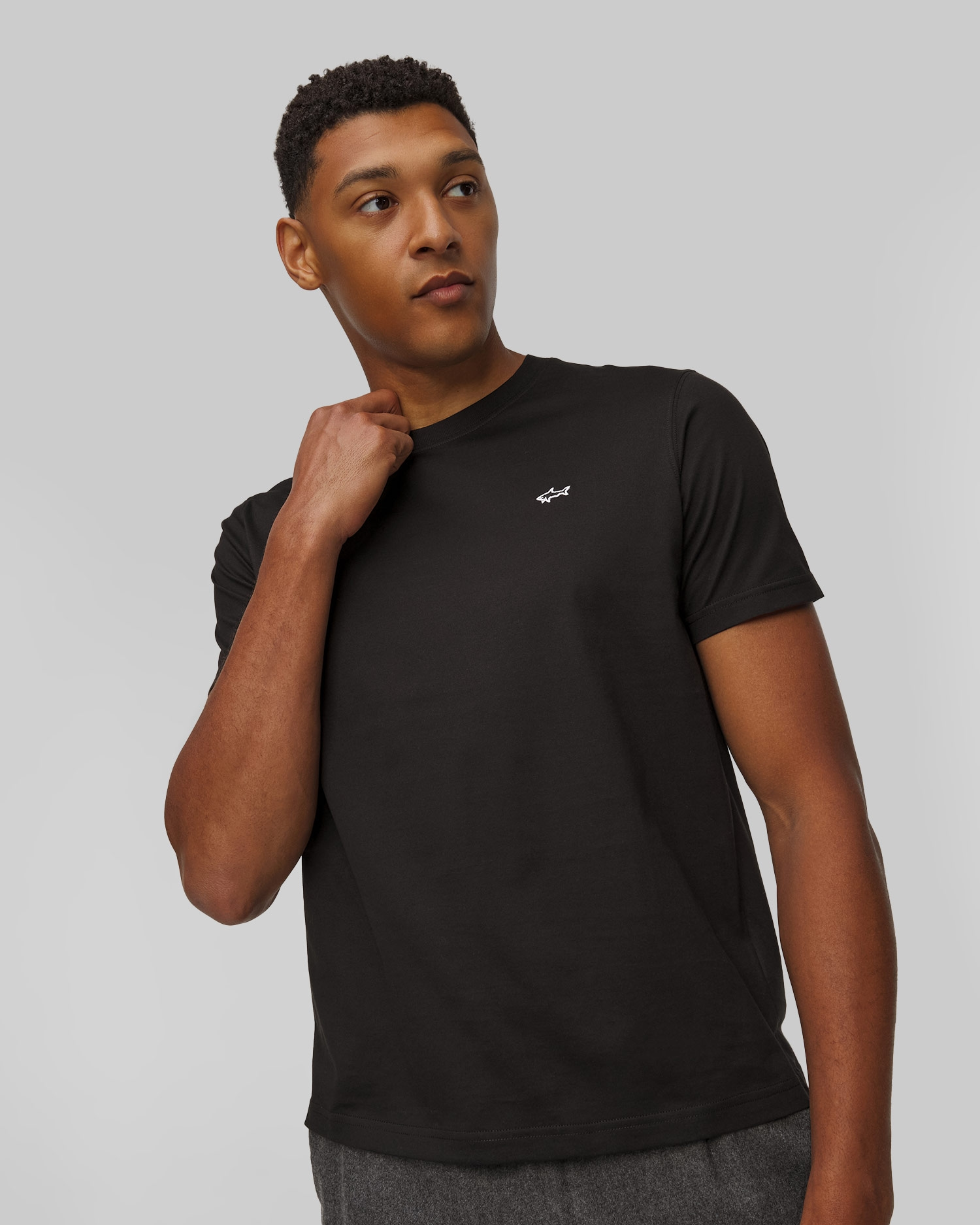 Paul Shark Paul Shark Erkek Regular Fit Ribanalı Yakalı Metalik Logo Detaylı Pamuklu Kısa Kollu Siyah T-Shirt 99311005-011