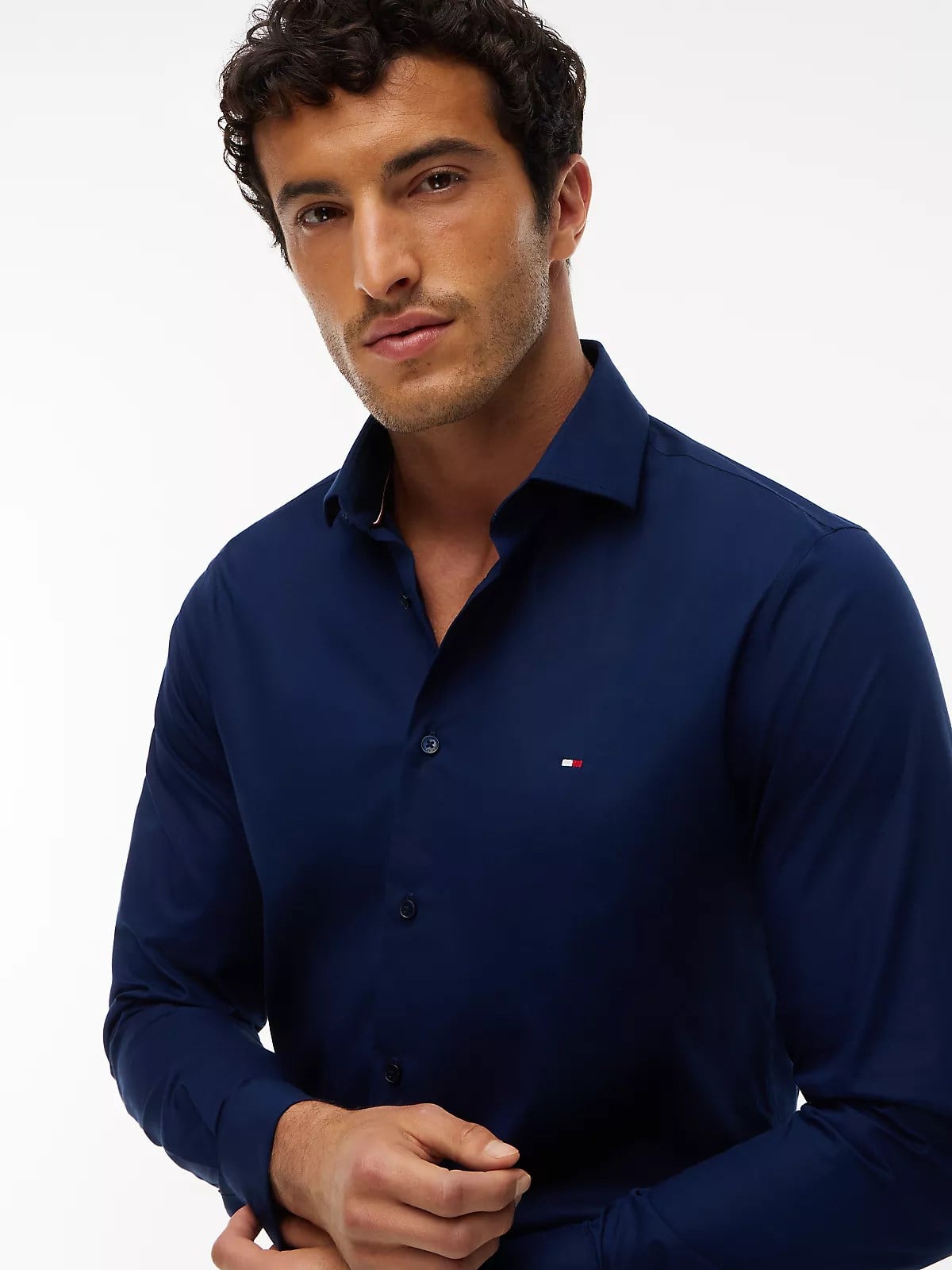 Tommy Hilfiger Tommy Hilfiger Erkek Dar Kesim Organik Pamuklu Logo Detaylı Uzun Kollu Lacivert Gömlek MW0MW43122-DCC