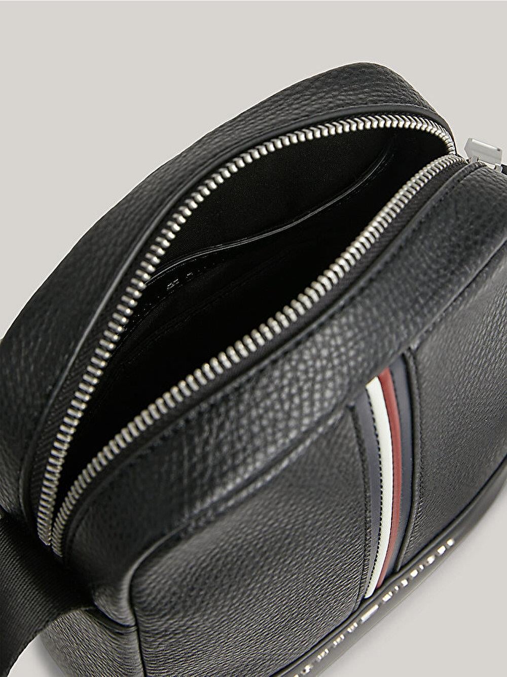 Tommy Hilfiger Tommy Hilfiger Erkek Deri Marka Logolu Fermuarlı Günlük Kullanım Siyah Omuz Çantası AM0AM11837-BDS
