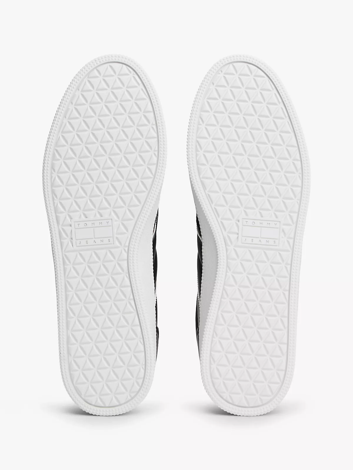 Tommy Hilfiger Tommy Hilfiger Erkek Dikiş Detaylı Düşük Bilekli Rahat Taban Deri Siyah Sneaker EM0EM01708-BDS