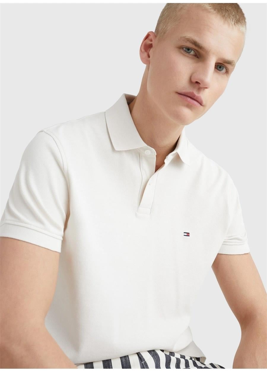 Tommy Hilfiger Tommy Hilfiger Erkek Dokuma Polo Yaka Kısa Kol Günlük Ekru Polo Yaka T-Shirt MW0MW17770-AC0