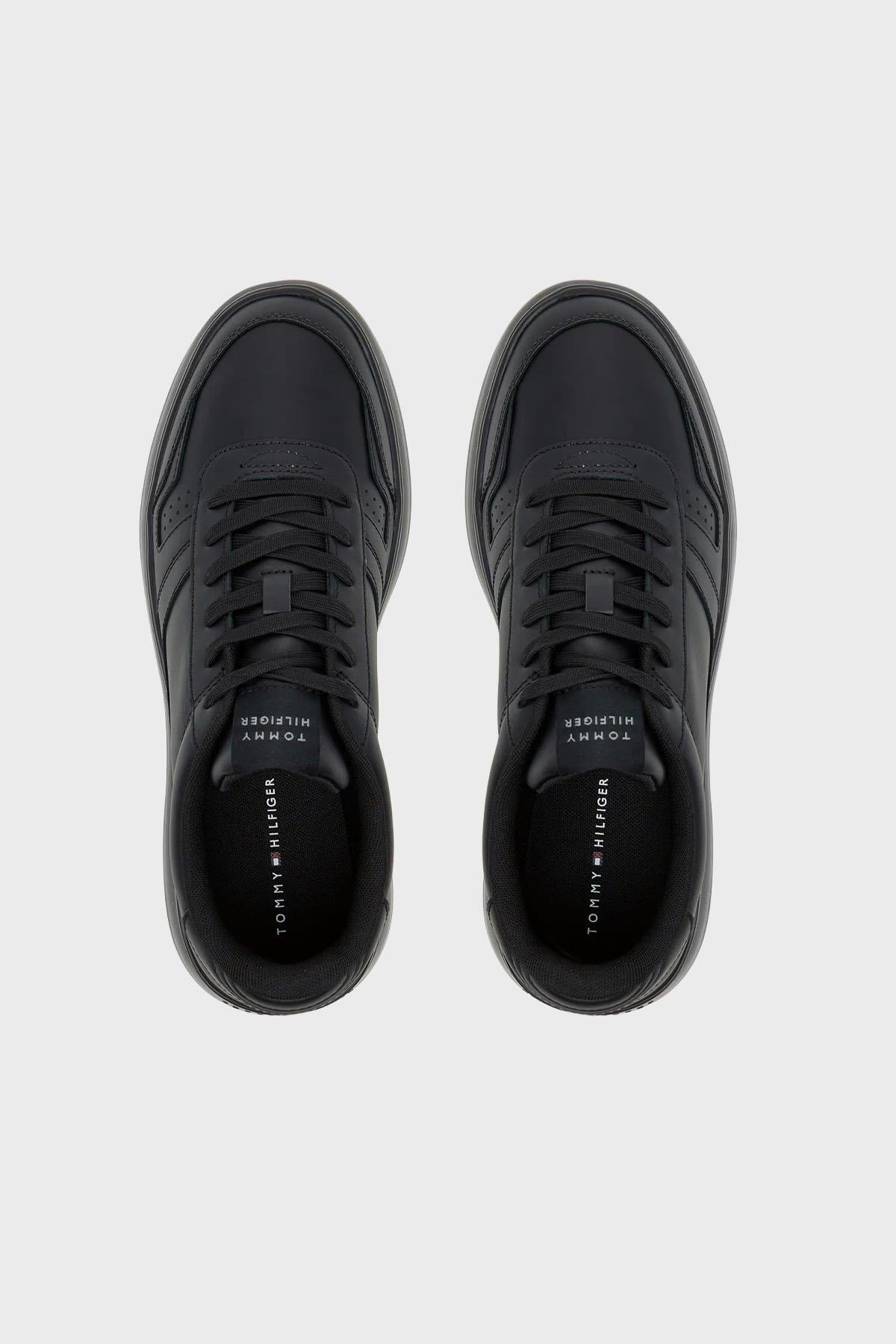 Tommy Hilfiger Tommy Hilfiger Erkek Düşük Bilekli Kalın Taban Logo Dokulu %100 Deri Siyah Sneaker FM0FM05529-BDS