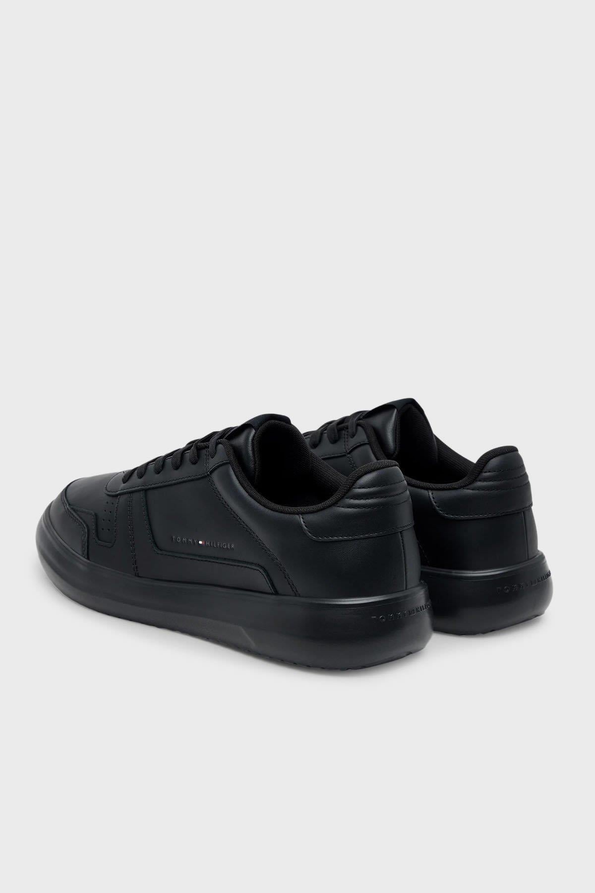 Tommy Hilfiger Tommy Hilfiger Erkek Düşük Bilekli Kalın Taban Logo Dokulu %100 Deri Siyah Sneaker FM0FM05529-BDS