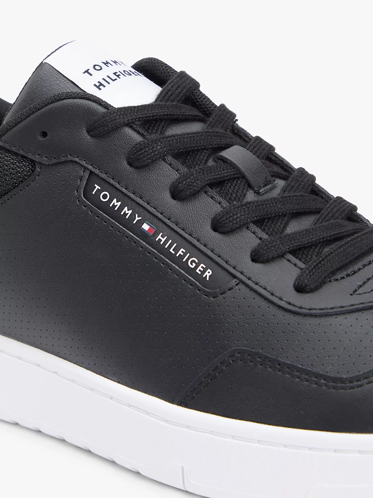 Tommy Hilfiger Tommy Hilfiger Erkek Düşük Bilekli Rahat Taban Deri Siyah Sneaker FM0FM05868-BDS