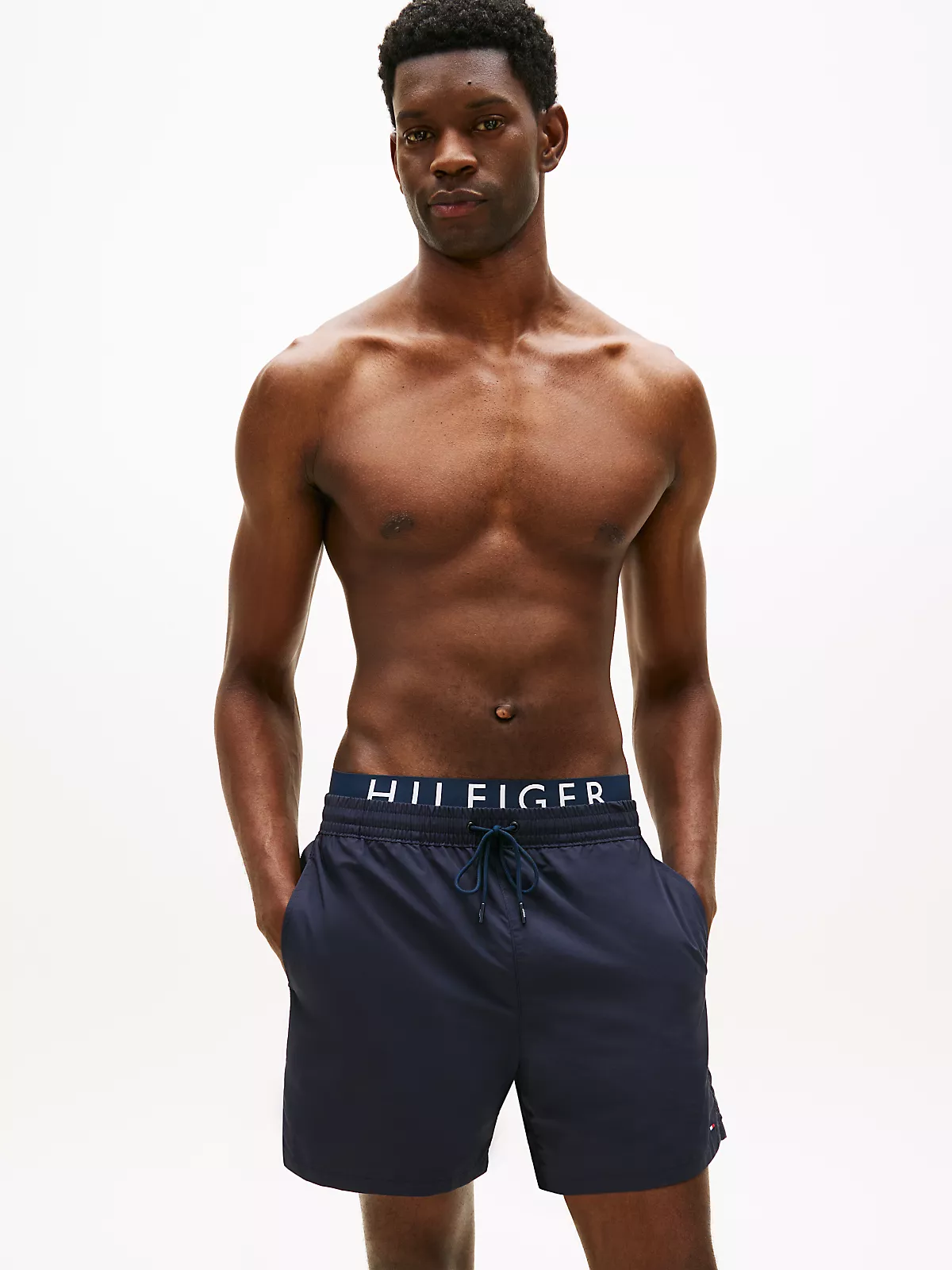 Tommy Hilfiger Tommy Hilfiger Erkek İç Lastik Tommy Hilfiger Yazı Desen Paraşüt Kumaş Cep Detay Lacivert Deniz Şortu UM0UM03749-DW5