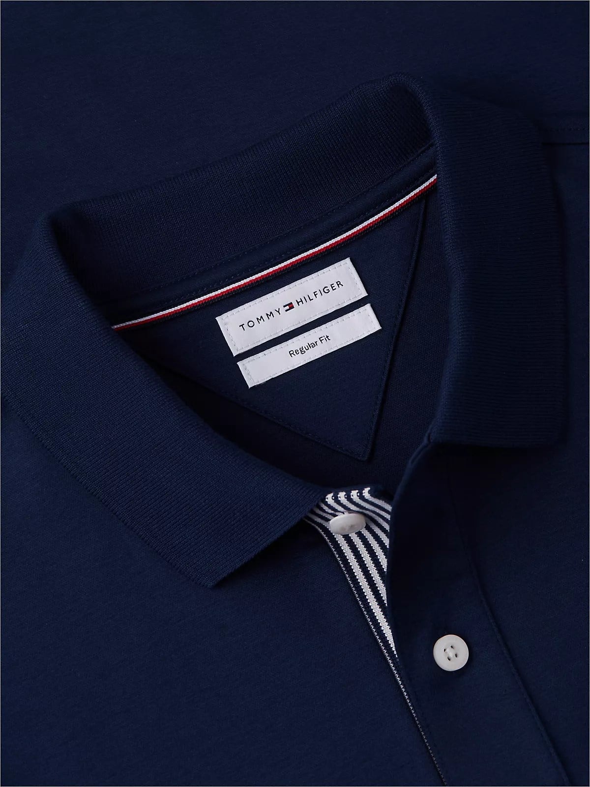 Tommy Hilfiger Tommy Hilfiger Erkek Normal Kalıp Kolunda ve Yakasında Çizgi Desenli Kısa Kollu Lacivert Polo Yaka T-Shirt MW0MW43296-DCC