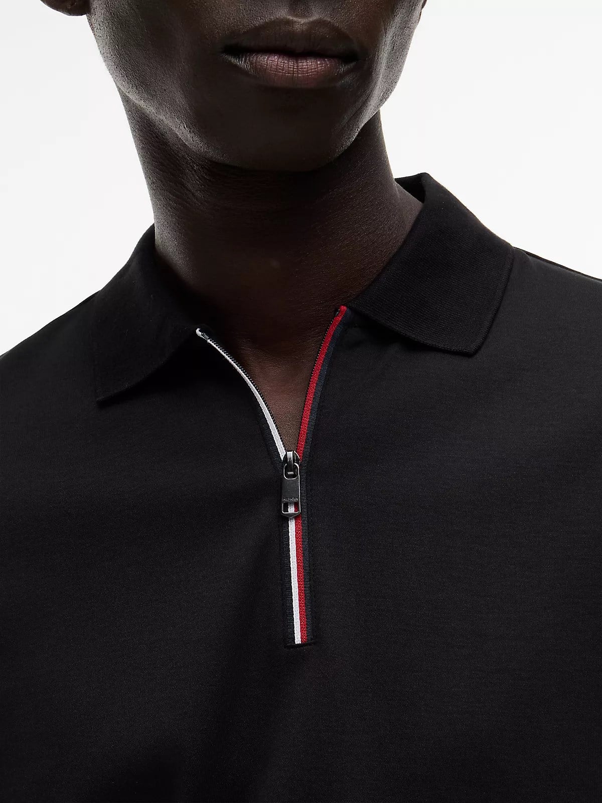 Tommy Hilfiger Tommy Hilfiger Erkek Normal Kalıp Kolu Bayrak Logolu Pamuklu Yarım Fermuarlı Kısa Kollu Siyah Polo Yaka T-Shirt MW0MW43269-BDS