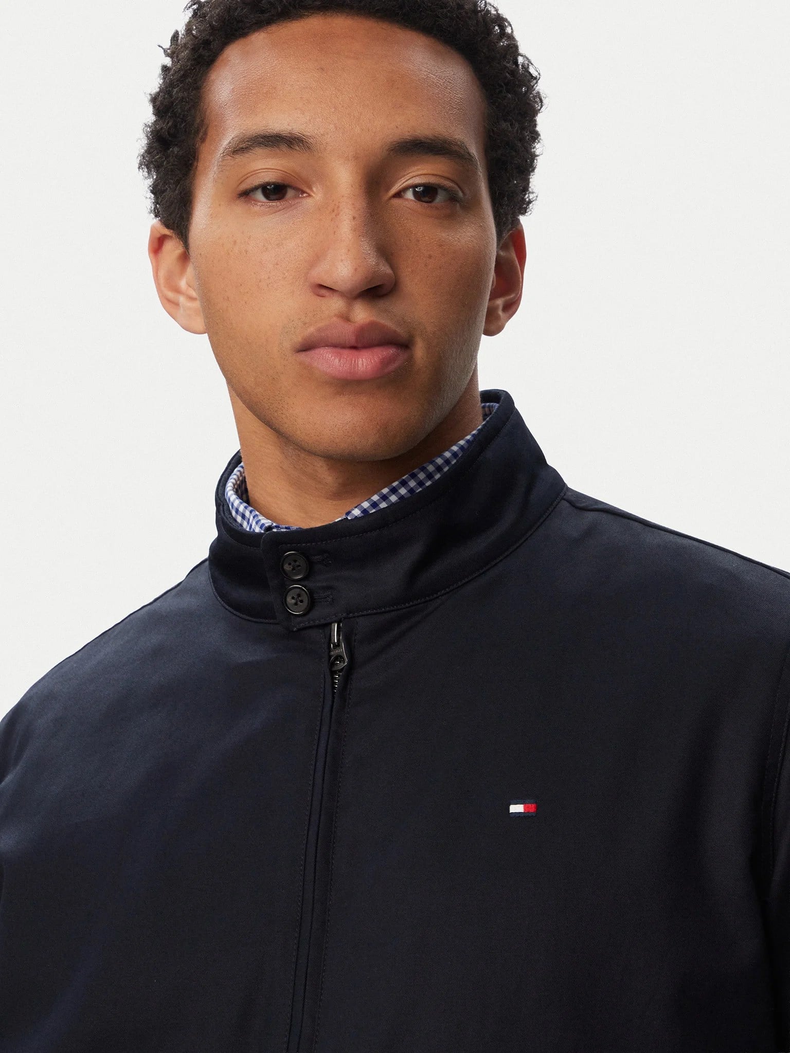 Tommy Hilfiger Tommy Hilfiger Erkek Normal Kalıp Dik Yakalı Fermuarlı Logo Detaylı Lacivert Ceket MW0MW43468-DW5