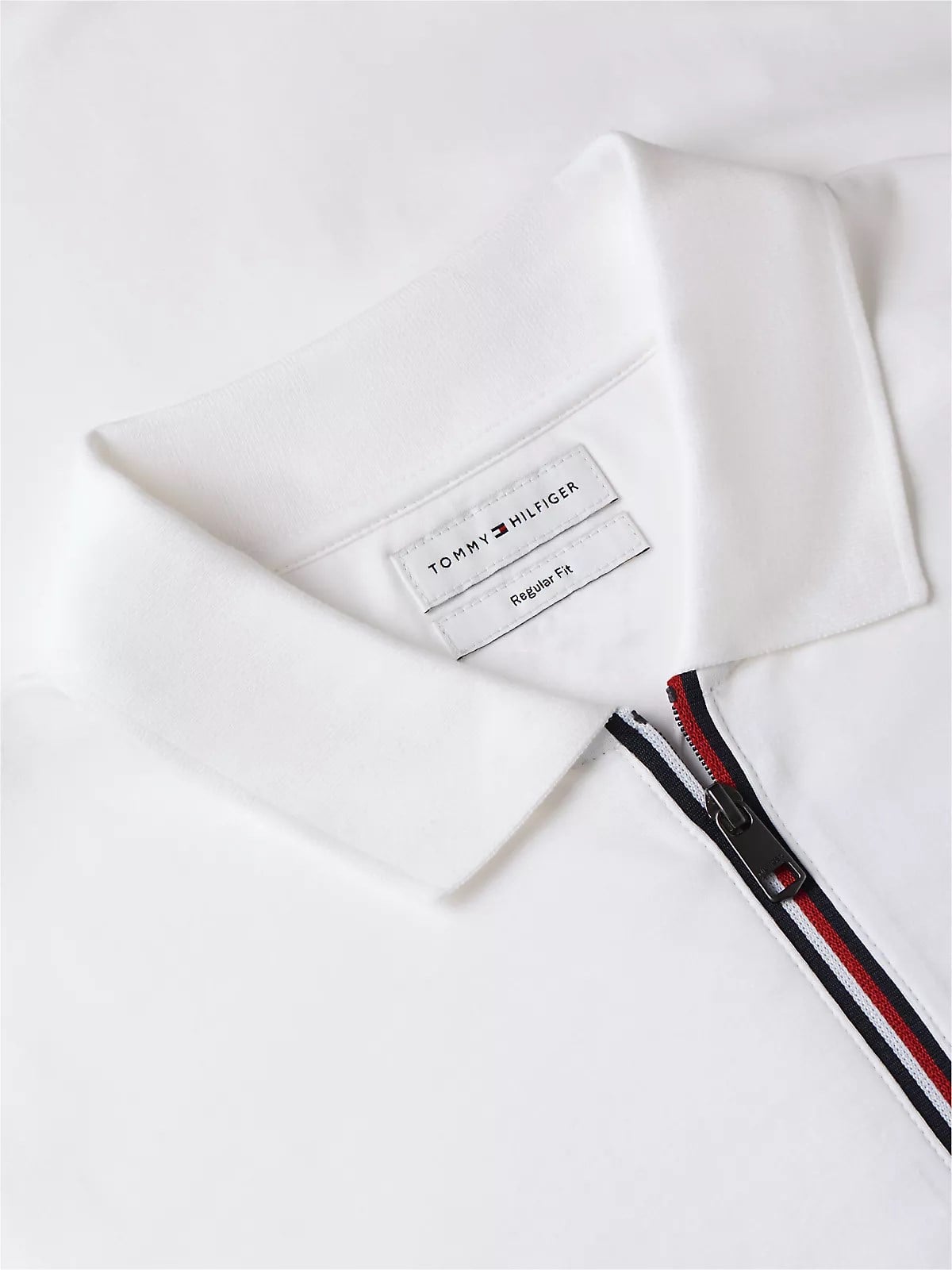 Tommy Hilfiger Tommy Hilfiger Erkek Normal Kalıp Kolu Bayrak Logolu Pamuklu Yarım Fermuarlı Kısa Kollu Beyaz Polo Yaka T-Shirt MW0MW43269-YBR