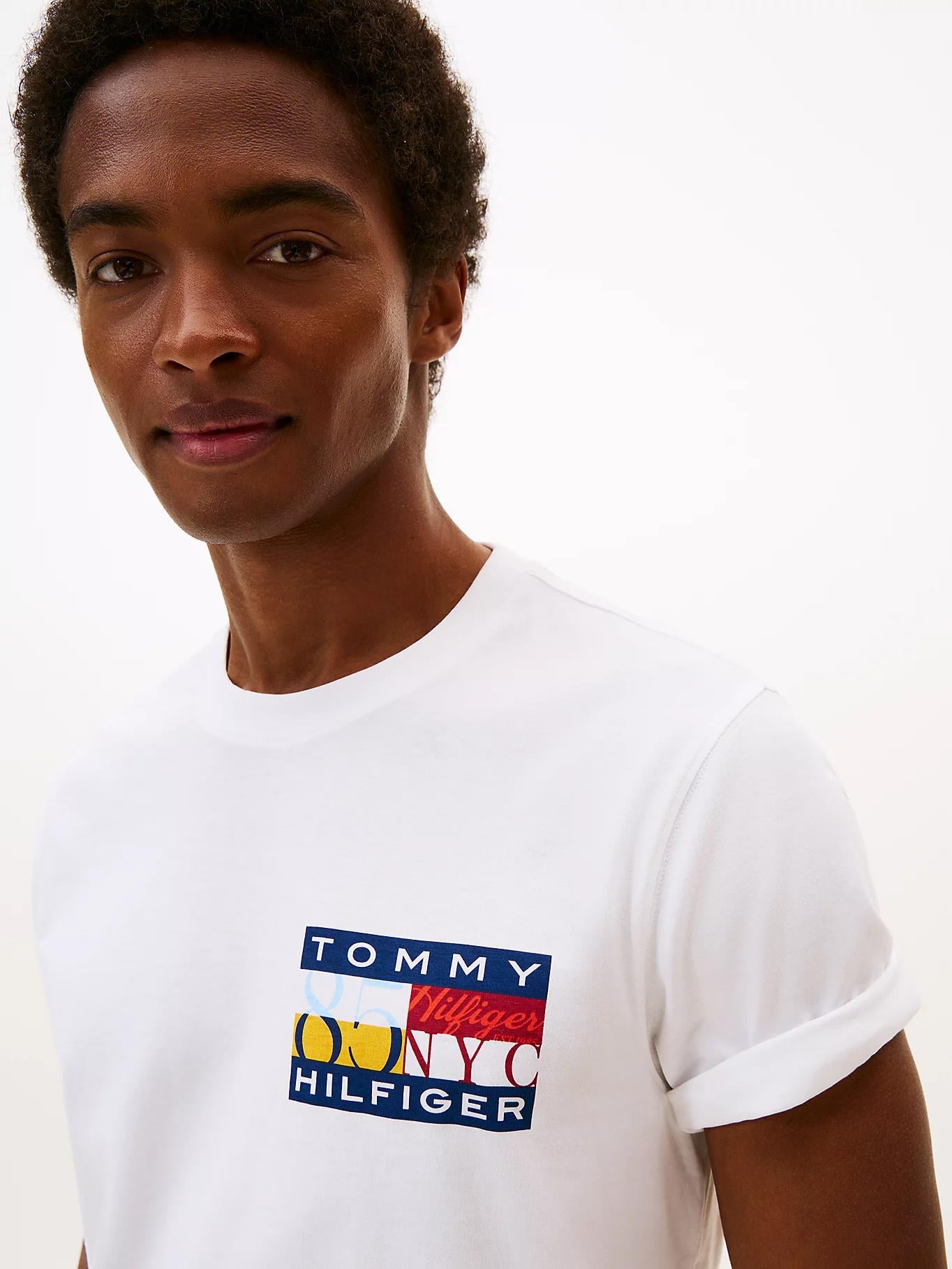 Tommy Hilfiger Tommy Hilfiger Erkek Rahat Kalıp Renk Bloklu Yuvarlak Yakalı %100 Pamuklu Kısa Kollu Beyaz T-Shirt MW0MW40006-YBR