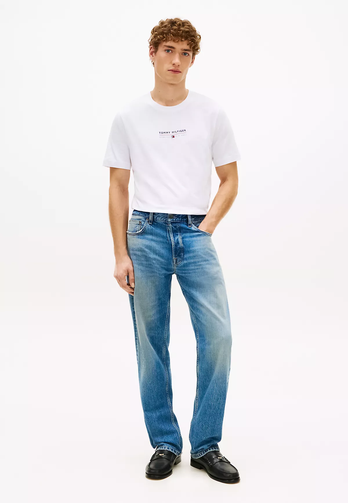 Tommy Hilfiger Tommy Hilfiger Erkek Regular Fit Yuvarlak Yakalı Logo Desenli Pamuklu Kısa Kollu Beyaz T-Shirt MW0MW42363-YBR