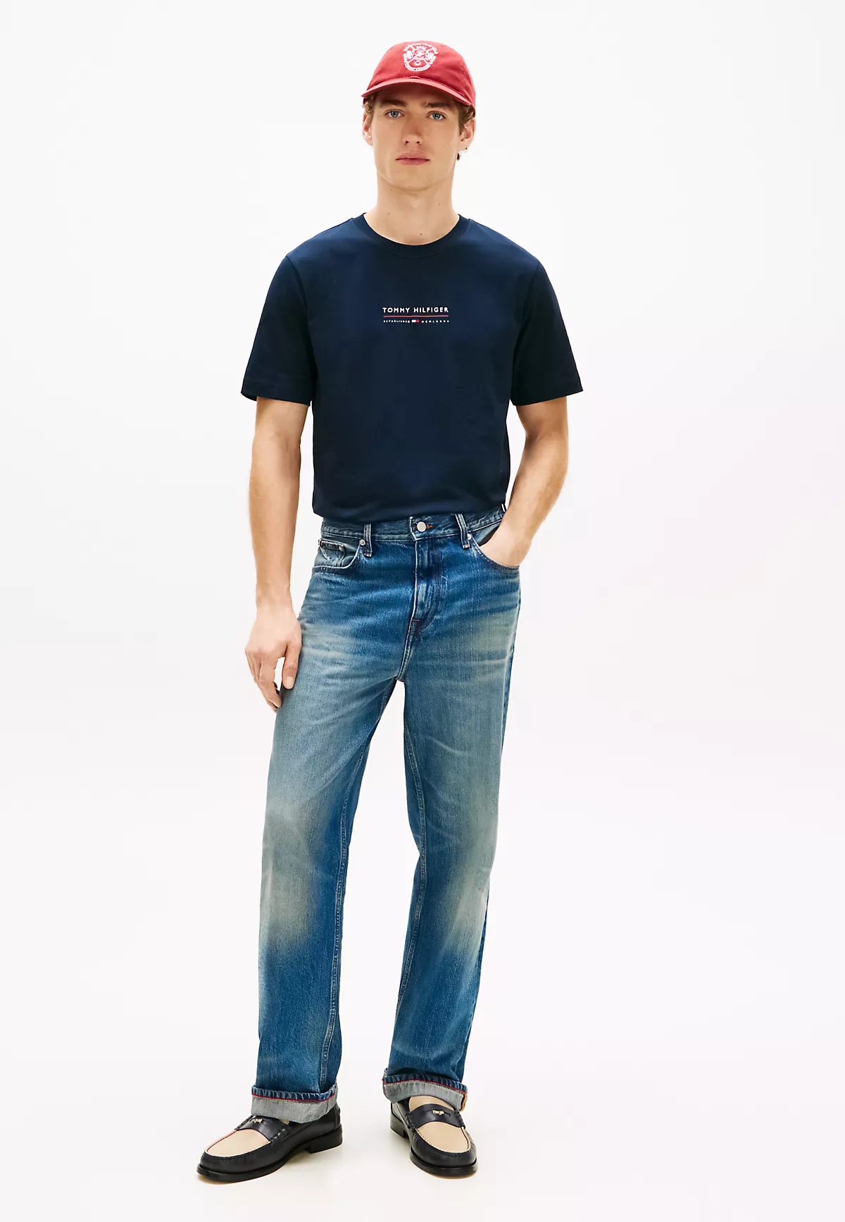 Tommy Hilfiger Tommy Hilfiger Erkek Regular Fit Yuvarlak Yakalı Logo Desenli Pamuklu Kısa Kollu Lacivert T-Shirt MW0MW42363-DW5