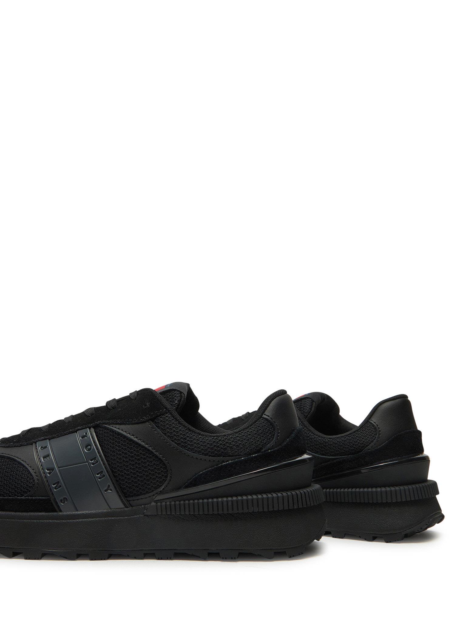 Tommy Hilfiger Tommy Hilfiger Erkek Yüksek Rahat Taban Süet Detaylı Siyah Sneaker EM0EM01537-BDS