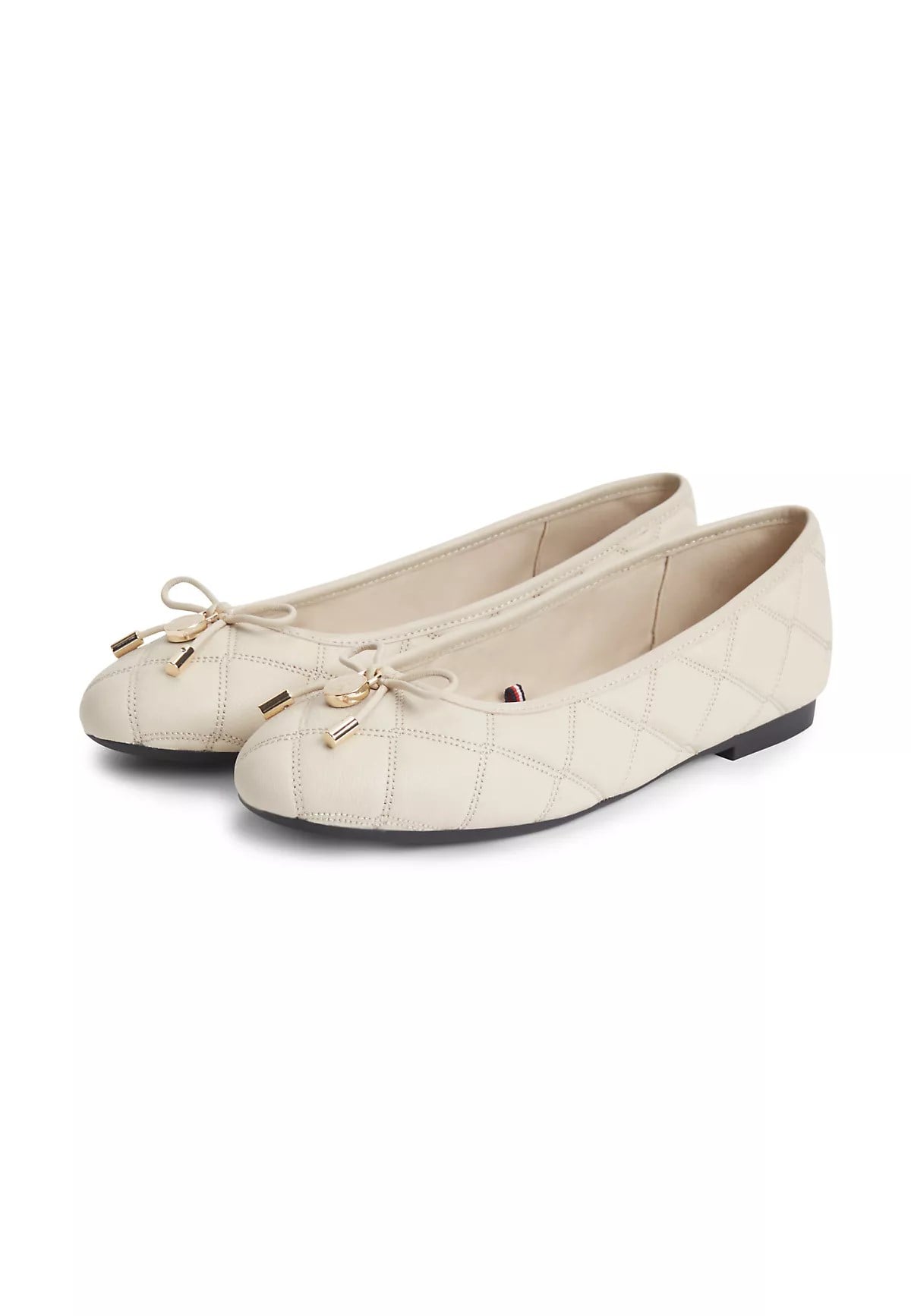 Tommy Hilfiger Tommy Hilfiger Kadın Baklava Kesim Deri Burun Ucu TH Metal Logo Aksesuar Bej Ayakkabı FW0FW09503-ACI