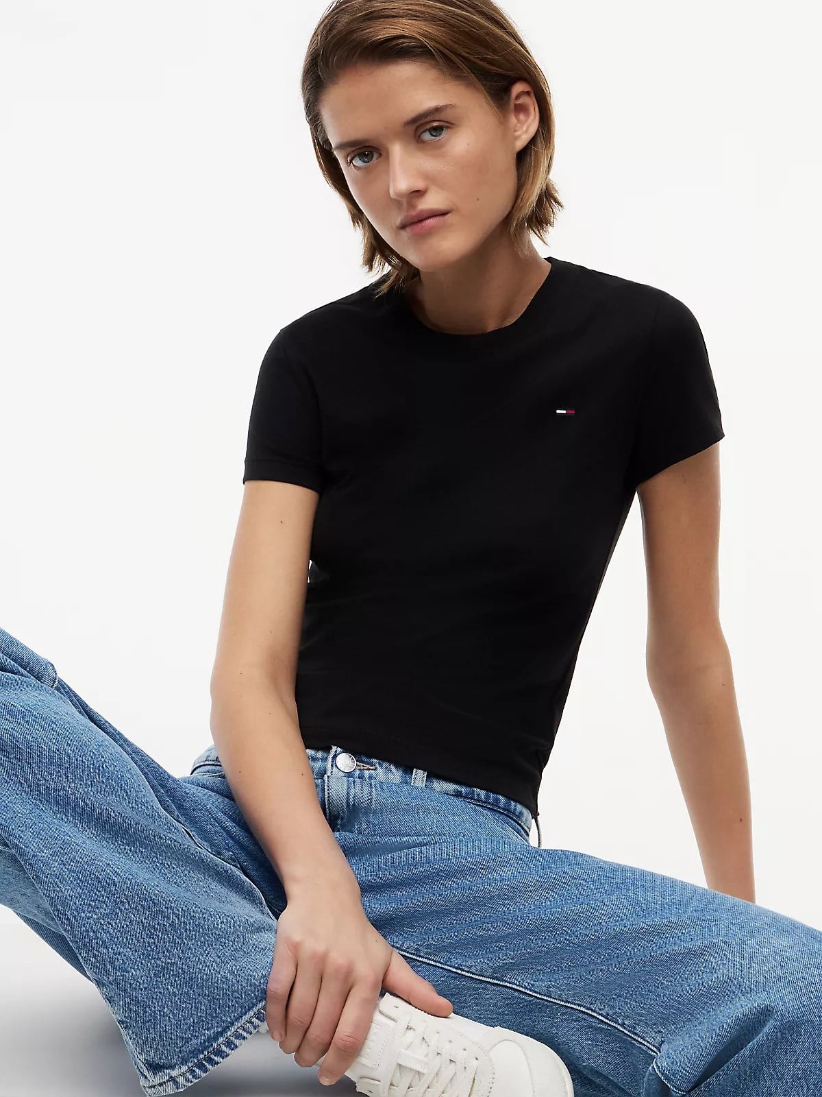 Tommy Hilfiger Tommy Hilfiger Kadın Dar Kesim Logo İmzalı Yuvarlak Yakalı Pamuklu Kısa Kollu Siyah T-Shirt DW0DW20459-BDS