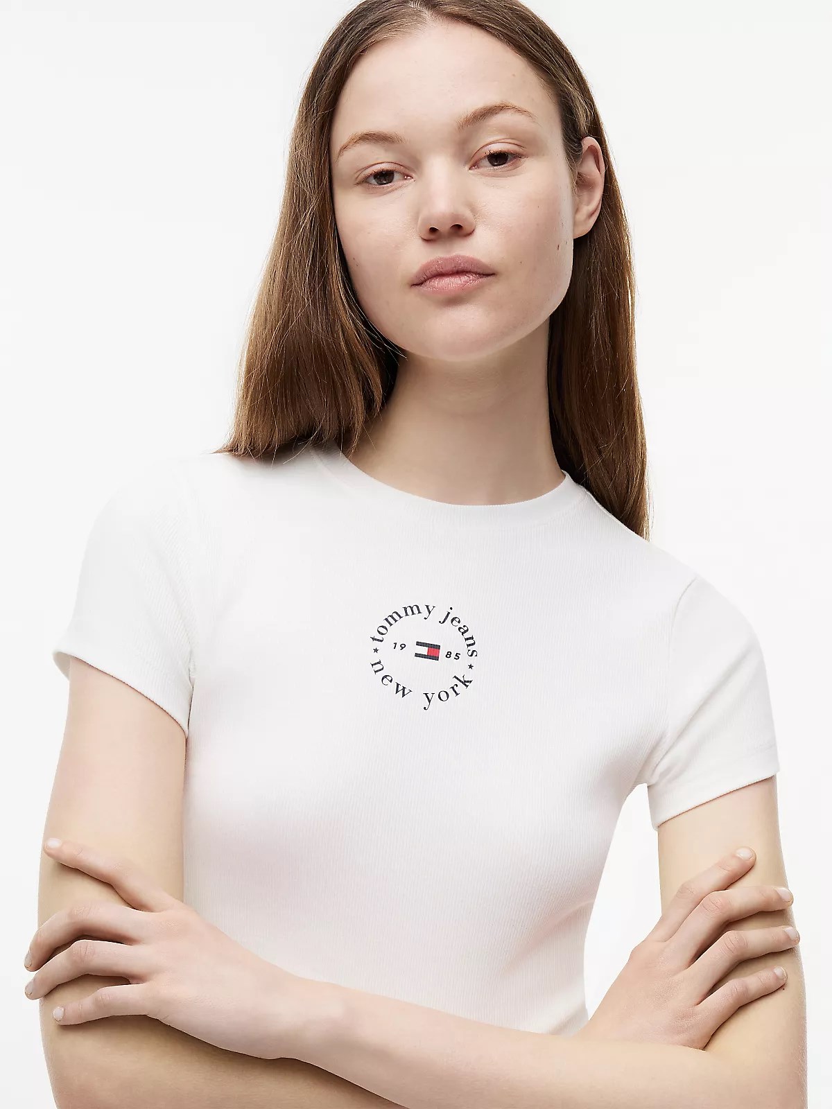 Tommy Hilfiger Tommy Hilfiger Kadın Dar Kesim Yuvarlak Yakalı Pamuklu Esnek Örgü Kumaş Kısa Kollu Beyaz T-Shirt DW0DW22807-YBL