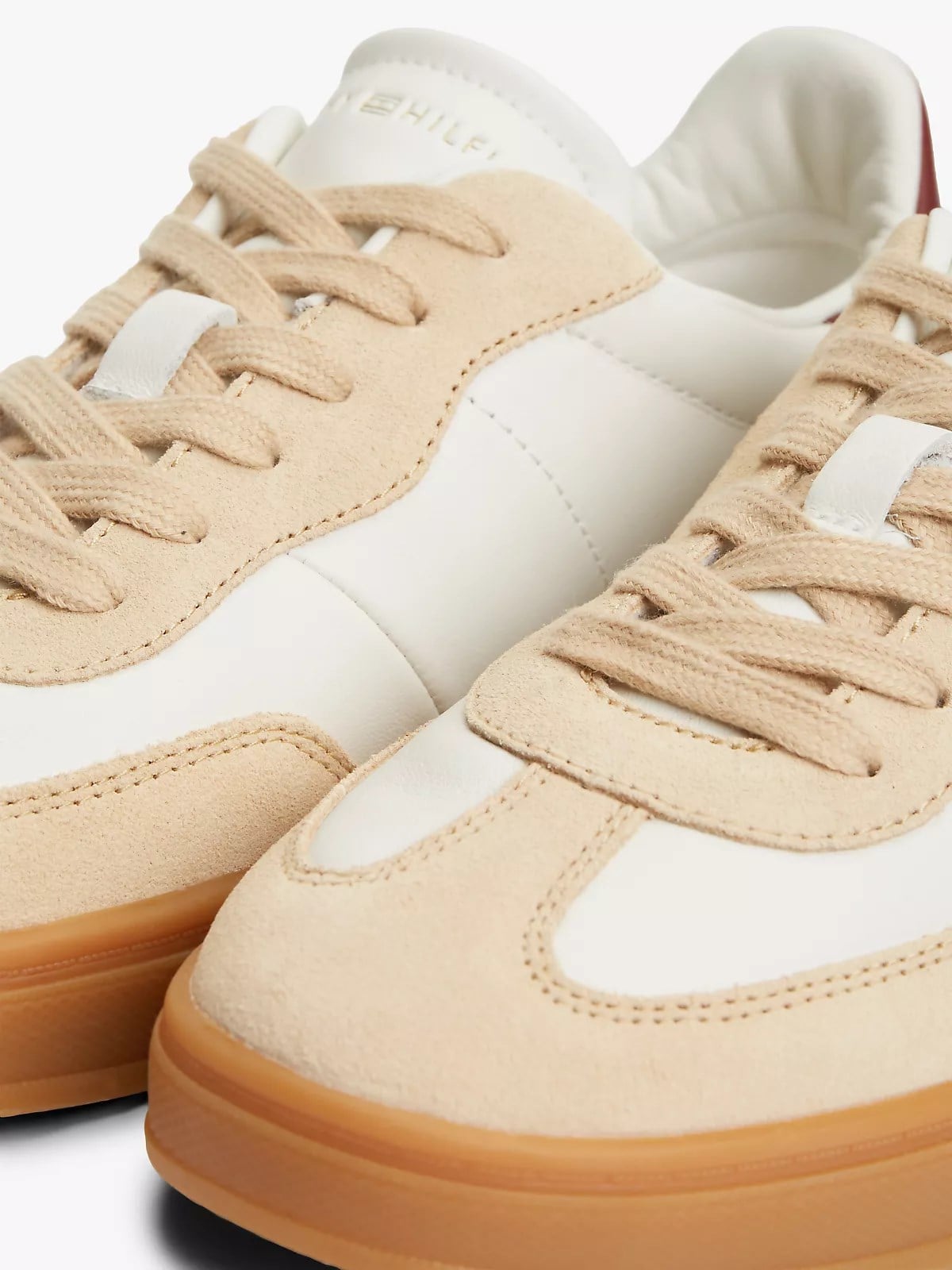 Tommy Hilfiger Tommy Hilfiger Kadın Kontrast Renk Geçişli Süet Detaylı Düşük Bilekli Hakiki Deri Kahverengi-Beyaz Sneaker FW0FW09497-0KS