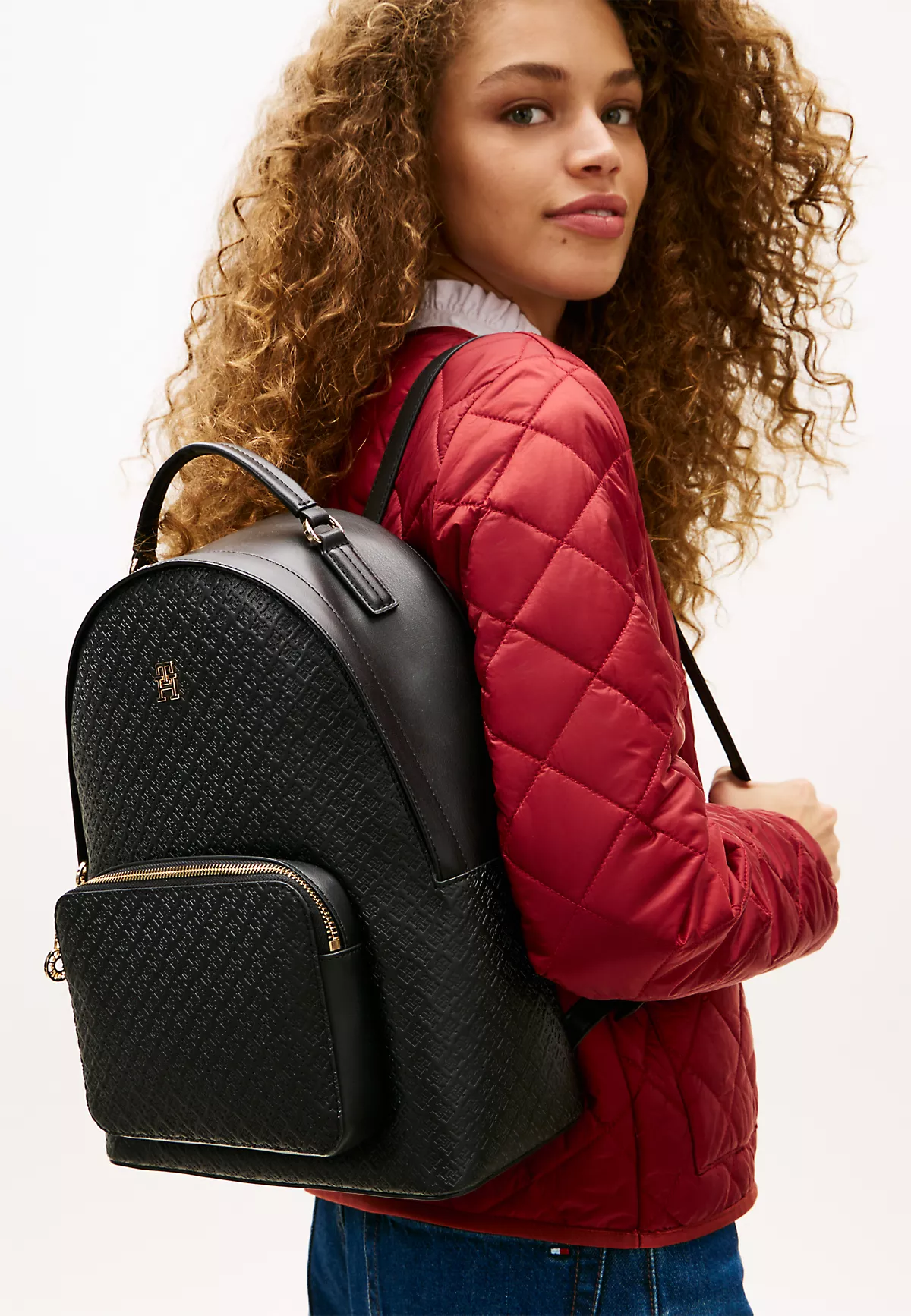 Tommy Hilfiger Tommy Hilfiger Kadın Monogram Logo Desenli Ayarlanabilir Askılı Fermuarlı Ön Cepli Siyah Sırt Çantası AW0AW18852-BDS