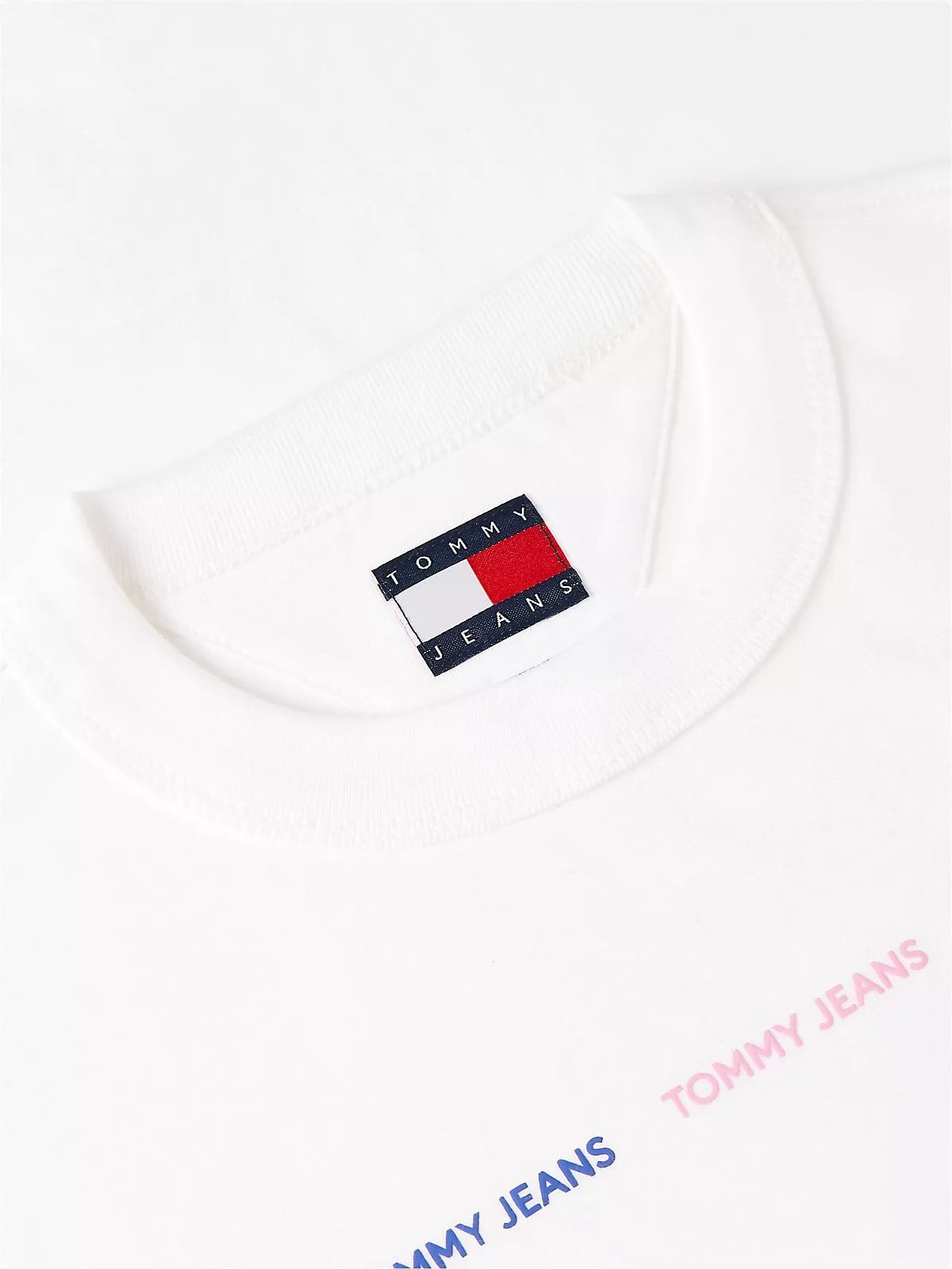 Tommy Hilfiger Tommy Hilfiger Kadın Normal Kalıp Yuvarlak Yakalı Logo İmzalı Pamuklu Kısa Kollu Beyaz T-Shirt DW0DW22905-YBL