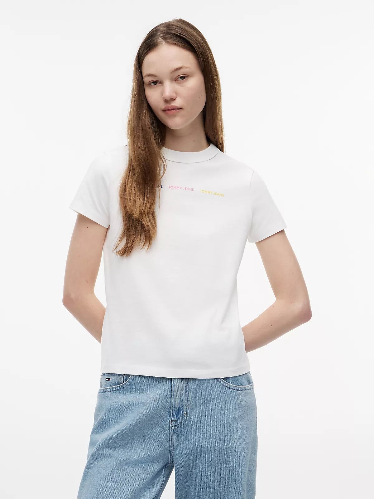 Tommy Hilfiger Tommy Hilfiger Kadın Normal Kalıp Yuvarlak Yakalı Logo İmzalı Pamuklu Kısa Kollu Beyaz T-Shirt DW0DW22905-YBL