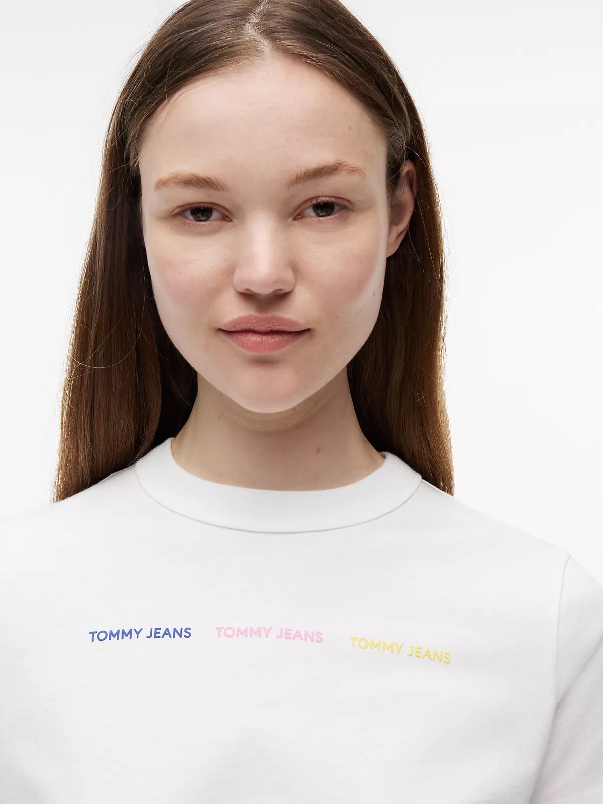 Tommy Hilfiger Tommy Hilfiger Kadın Normal Kalıp Yuvarlak Yakalı Logo İmzalı Pamuklu Kısa Kollu Beyaz T-Shirt DW0DW22905-YBL