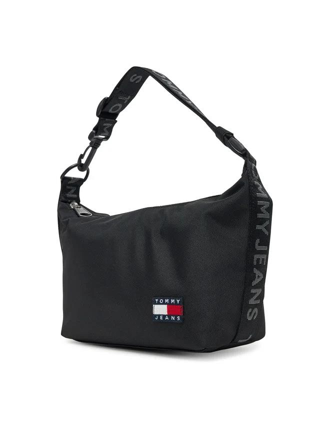TOMMY HILFIGER Tommy Hilfiger Kadın Ön Tarafta Kabartmalı Logo İç Bölmeli Siyah Omuz Çantası AW0AW17287-BDS