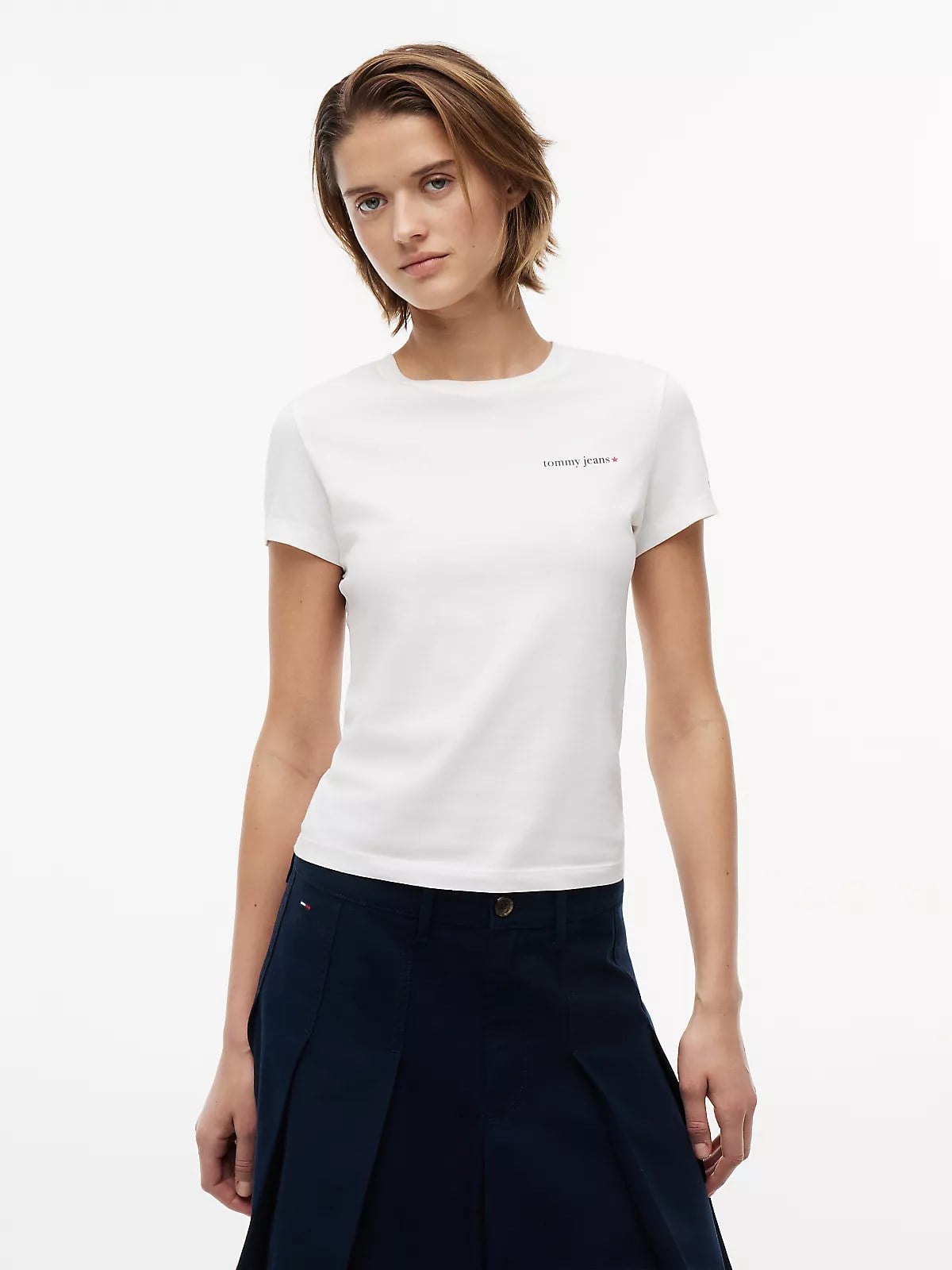 Tommy Hilfiger Tommy Hilfiger Kadın Slim Fit Yuvarlak Yakalı Pamuklu Logo İmzalı Kısa Kollu Ekru T-Shirt DW0DW23479-YBL