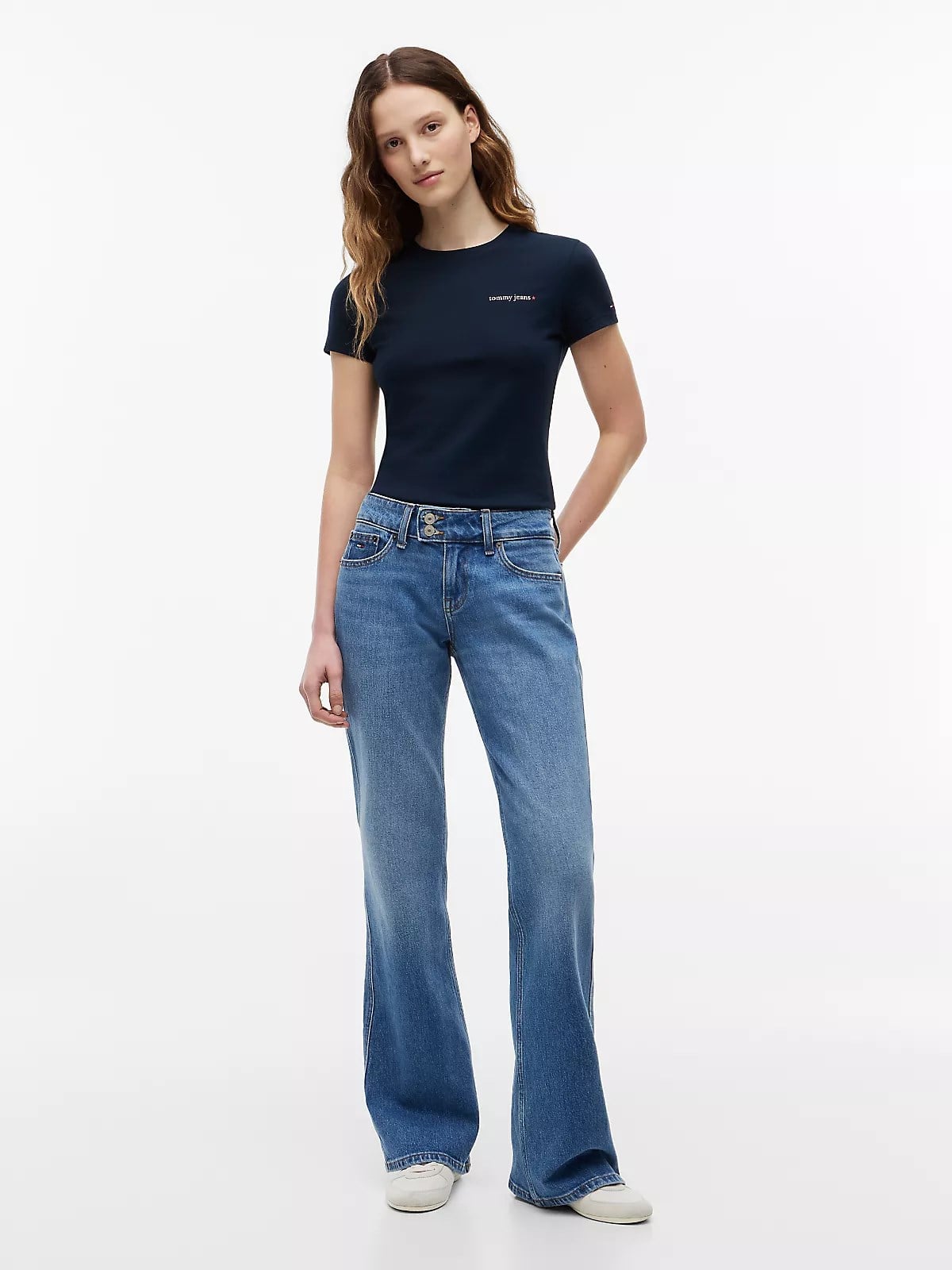 Tommy Hilfiger Tommy Hilfiger Kadın Slim Fit Yuvarlak Yakalı Pamuklu Logo İmzalı Kısa Kollu Lacivert T-Shirt DW0DW23479-C1G