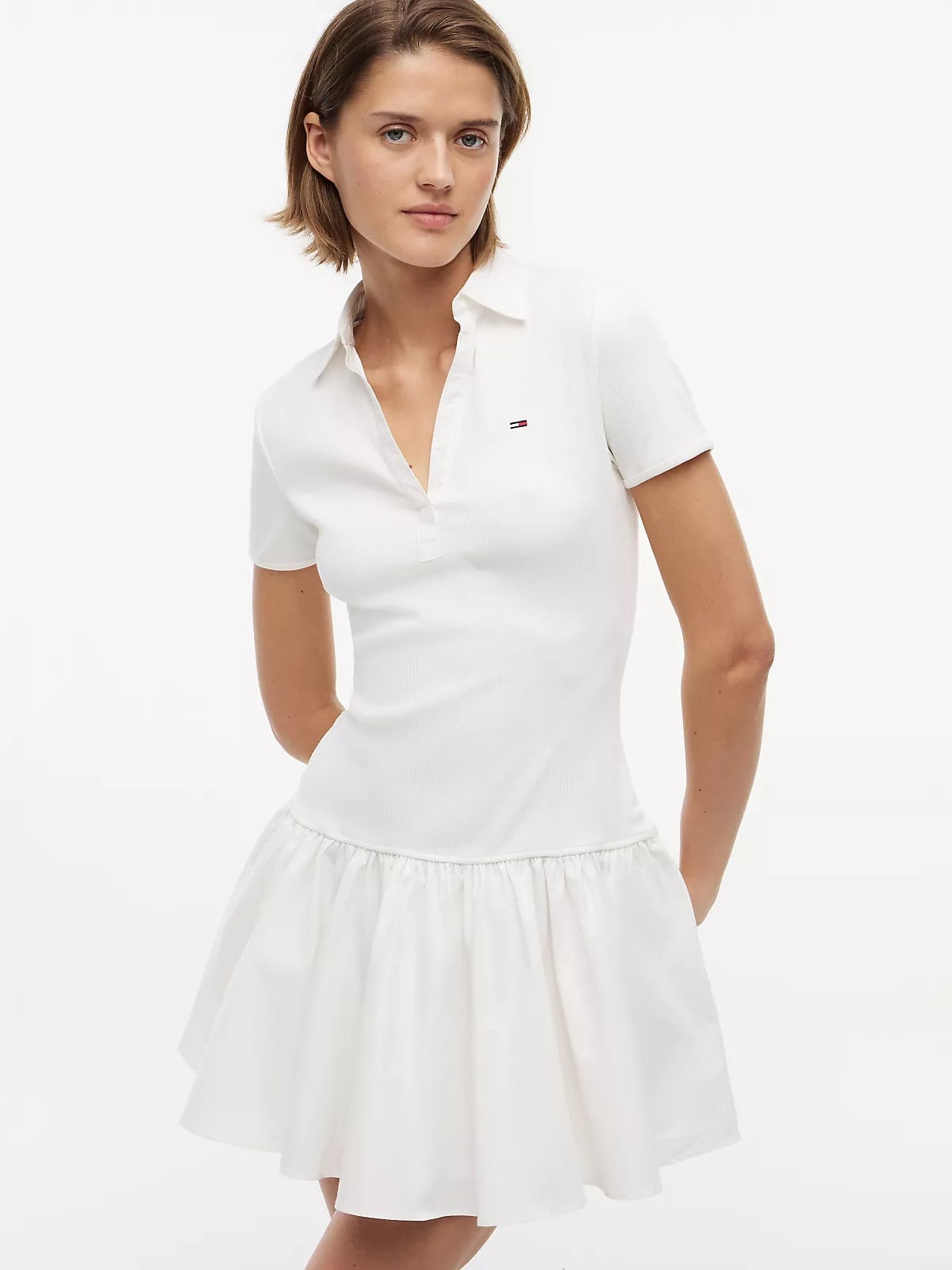 Tommy Hilfiger Tommy Hilfiger Kadın Slim Fit V Yaka İşlemeli Logolu Püsküllü Etek Detaylı Mini Beyaz Elbise DW0DW22331-YBL