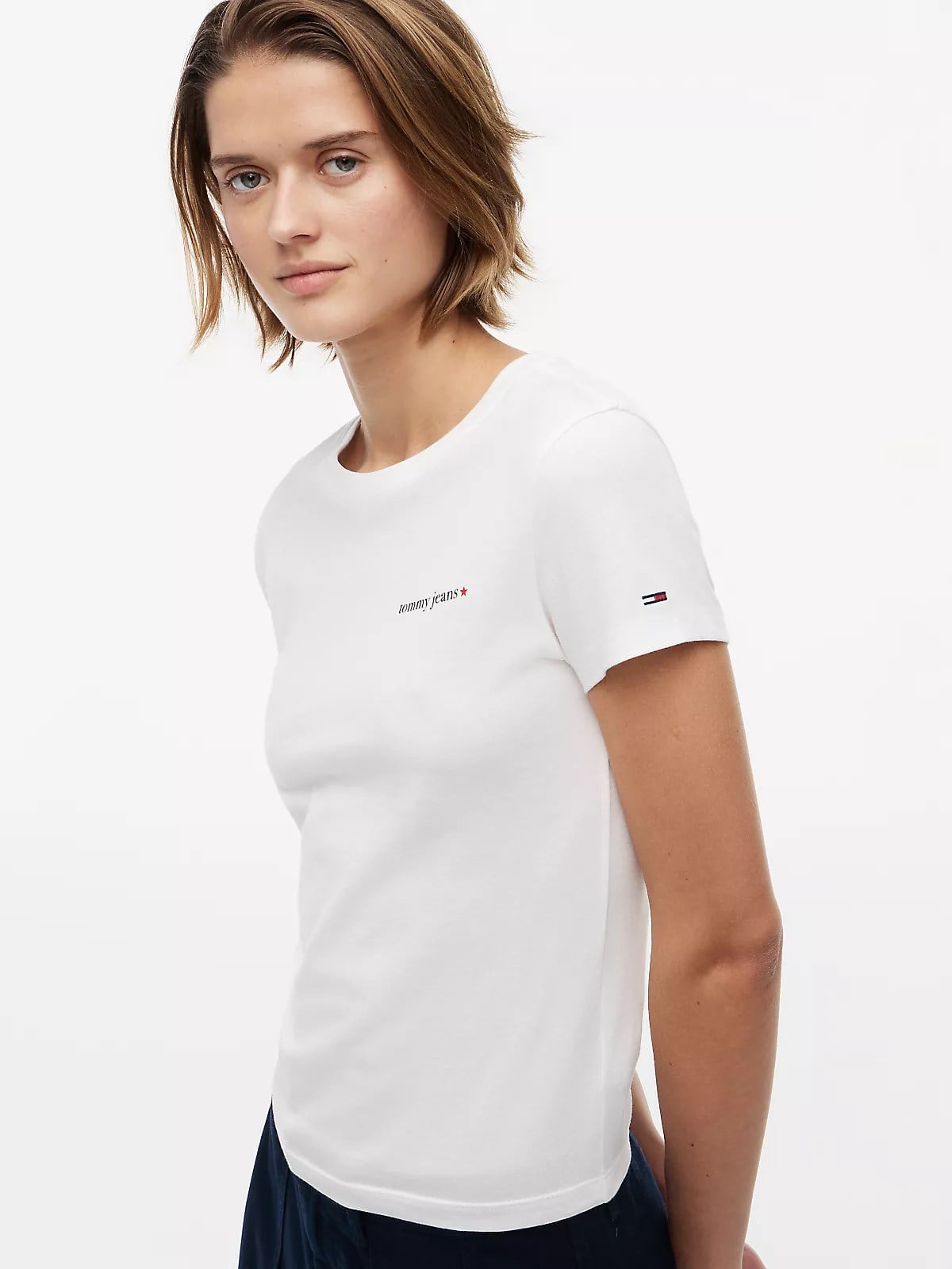 Tommy Hilfiger Tommy Hilfiger Kadın Slim Fit Yuvarlak Yakalı Pamuklu Logo İmzalı Kısa Kollu Ekru T-Shirt DW0DW23479-YBL