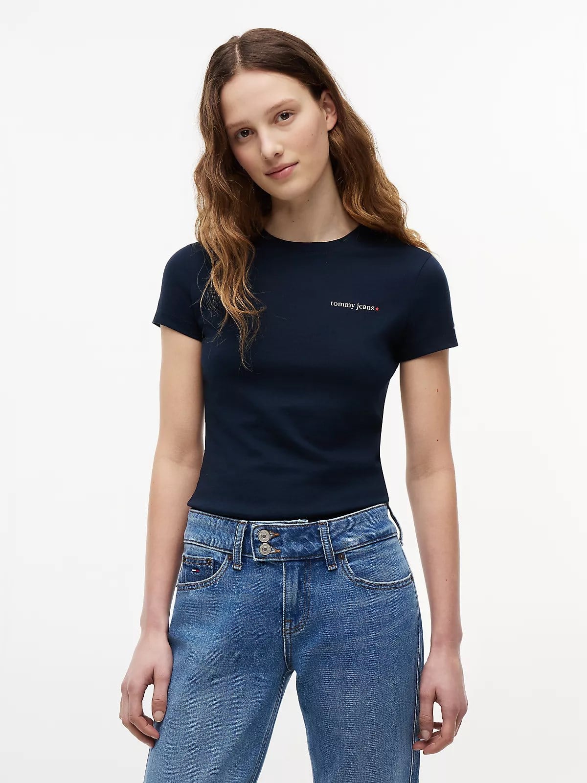 Tommy Hilfiger Tommy Hilfiger Kadın Slim Fit Yuvarlak Yakalı Pamuklu Logo İmzalı Kısa Kollu Lacivert T-Shirt DW0DW23479-C1G