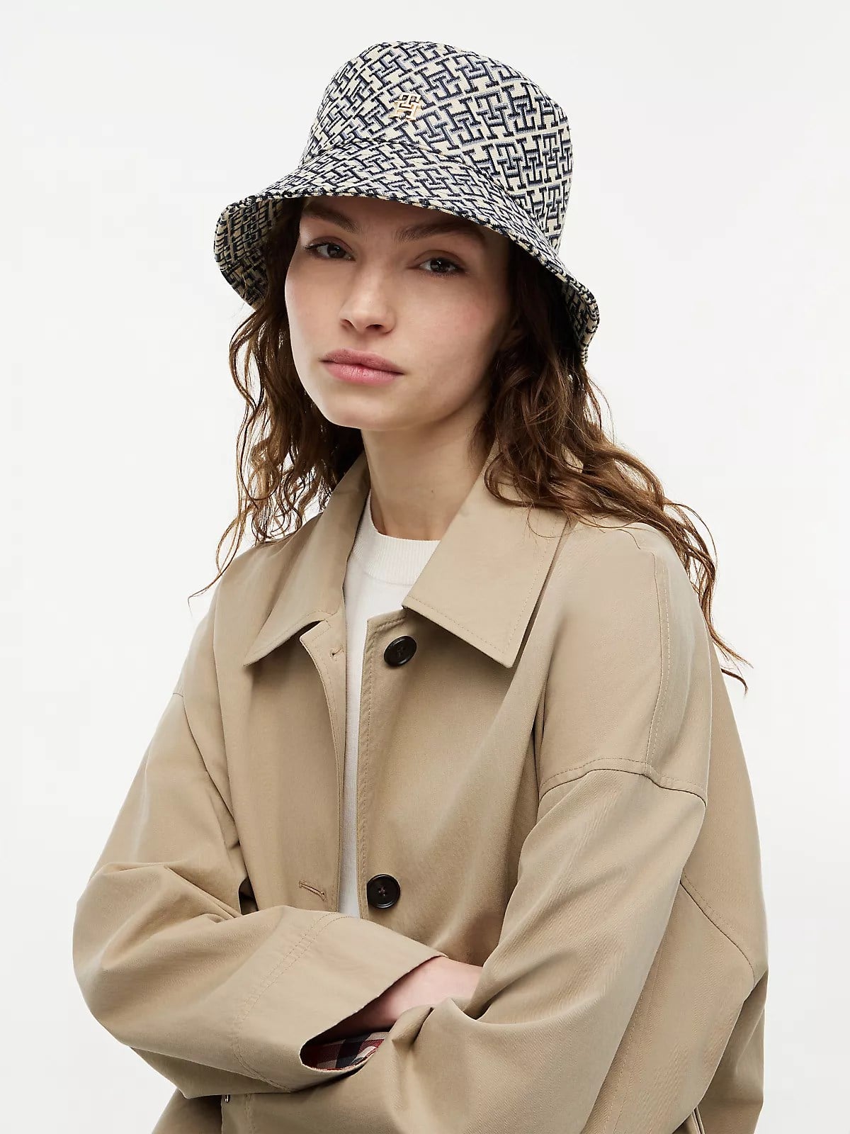 Tommy Hilfiger Tommy Hilfiger Kadın TH Monogram Logolu Mavi Şapka AW0AW18868-DW6