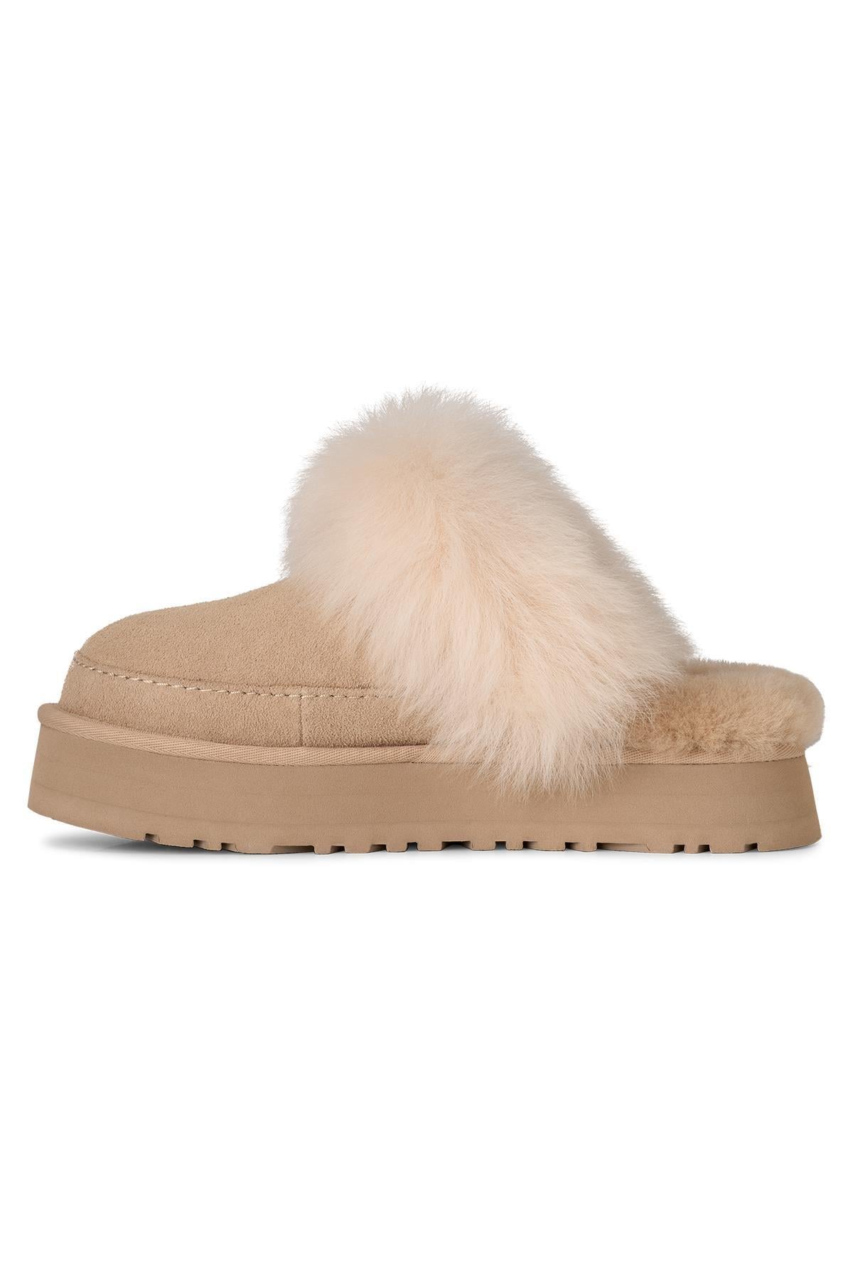 UGG UGG Kadın Platform Taban Yumuşak Astarlı Süet Deri Üst Yüzeyli Bej Bot & Bootie 1173930-SANDCASTLE