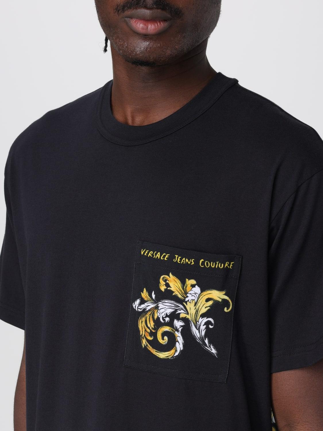 Versace Versace Kadın Regular Fit Yuvarlak Yakalı Cep Detaylı Arkası Grafik Baskılı Kısa Kollu Siyah-Altın T-Shirt 78GAH6RBJS462-G89