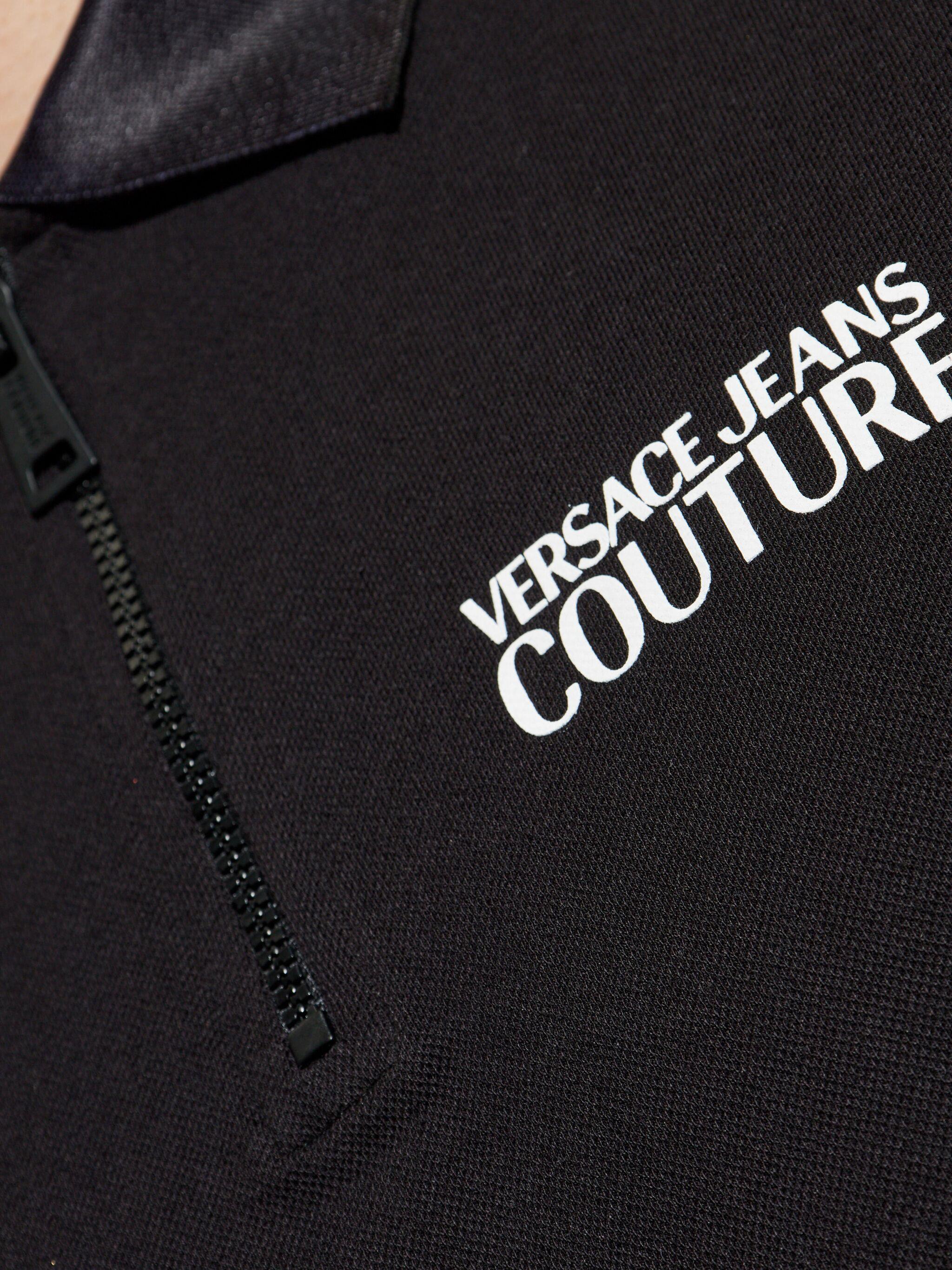 Versace Versace Kadın Slim Fit Yarı Fermuar Kapamalı Pamuklu Kısa Kollu Yakası Logo Baskılı Siyah Polo Yaka T-Shirt 78GAGT03CJ01T-899