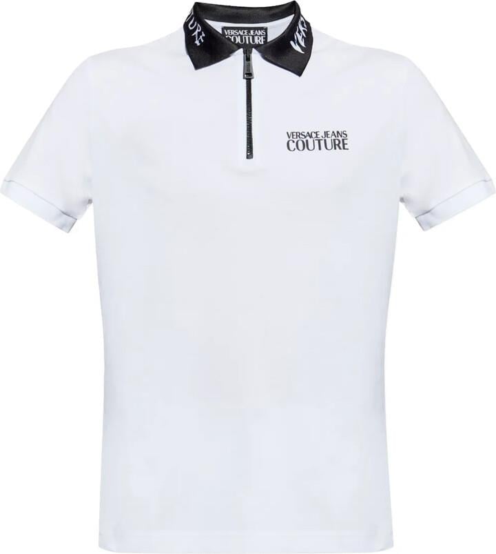 Versace Versace Kadın Slim Fit Yarı Fermuar Kapamalı Pamuklu Kısa Kollu Yakası Logo Baskılı Beyaz Polo Yaka T-Shirt 78GAGT03CJ01T-003