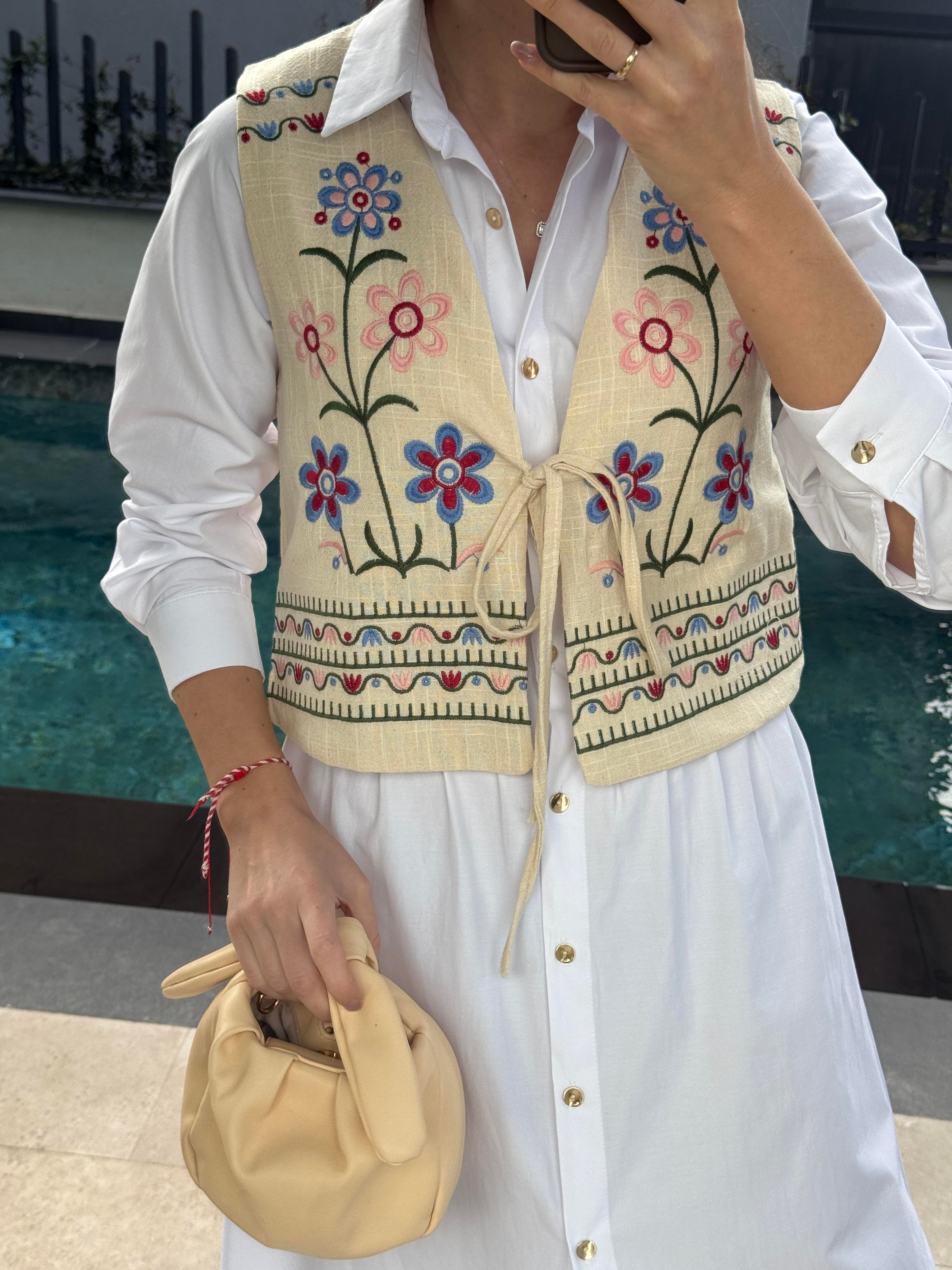 Frida Nakışlı Bej Yelek