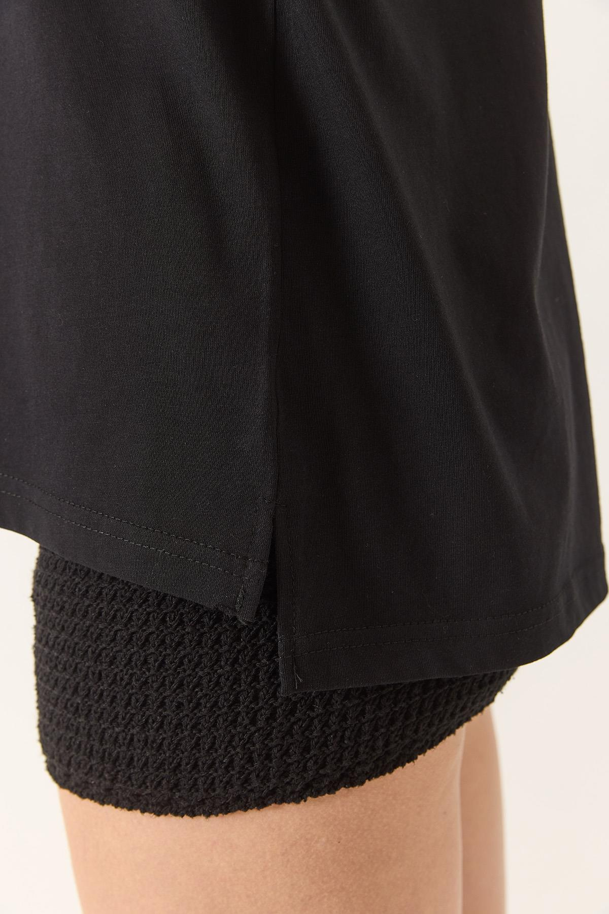 %100 Organik Pamuk Relaxed Fit Yırtmaçlı Yuvarlak Yakalı T-Shirt 60602047 - Siyah