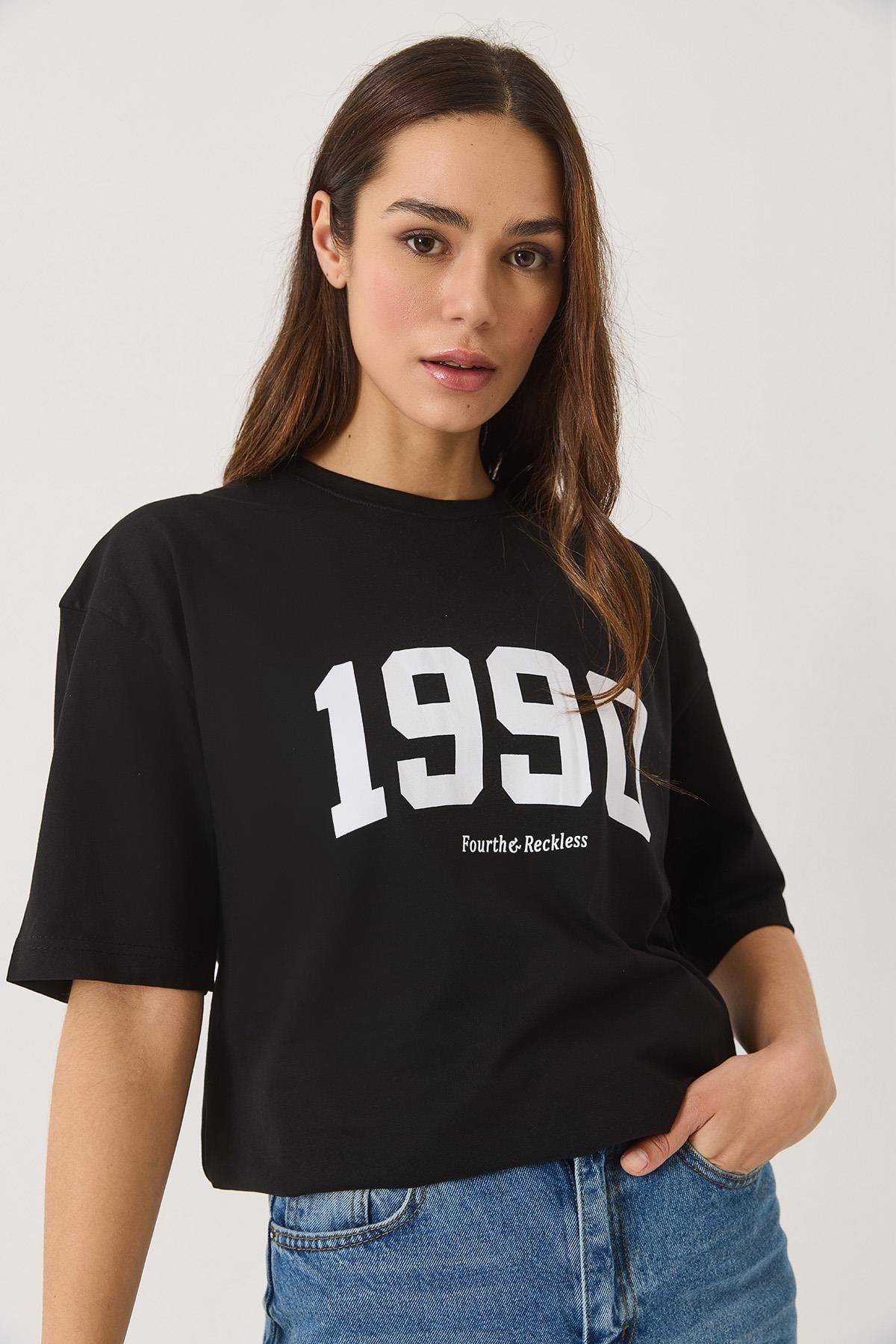 1990 Baskılı Bisiklet Yaka Kısa Kollu Oversize Basic T-Shirt 0266 60283159 - Siyah
