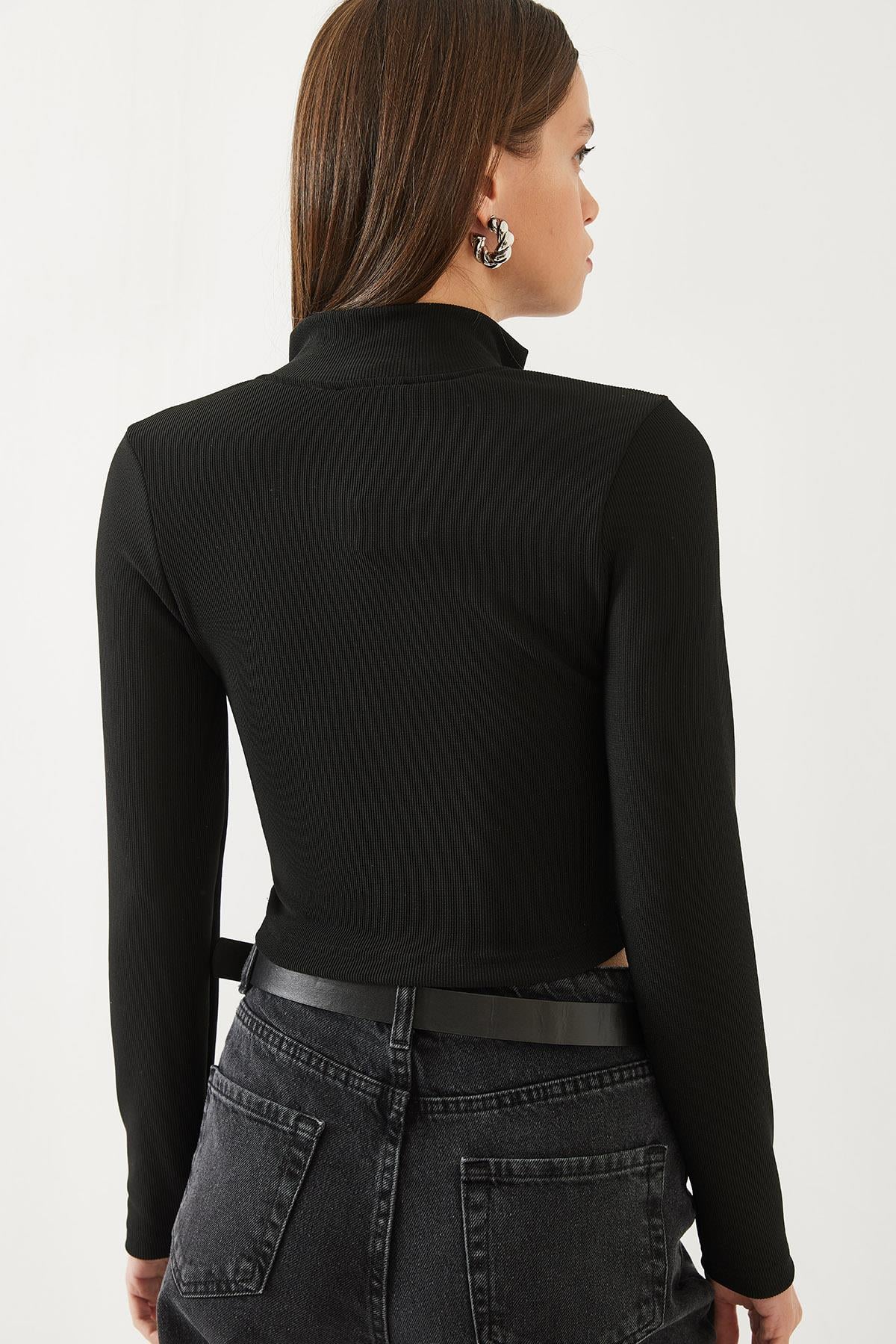 Balıkçı Yaka Yarım Fermuarlı Fitilli Crop Bluz 60351019 - Siyah BLUZ modelleri