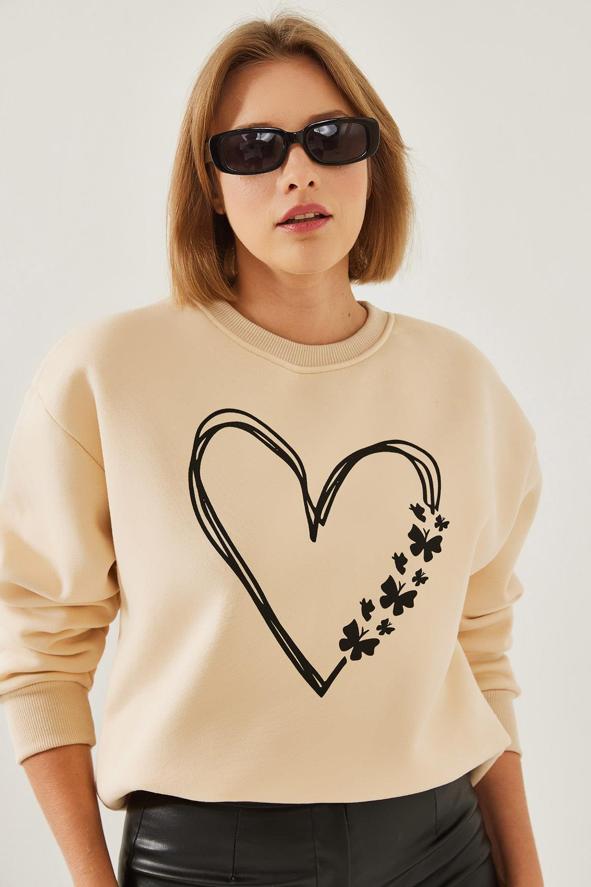 Baskılı Kalp Detaylı Bisiklet Yaka 3 İplik Şardonlu Sweatshirt 60601026 - Bej