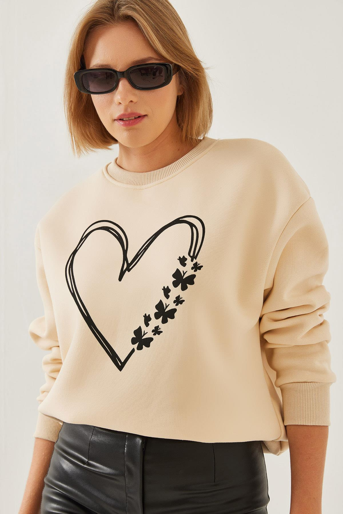 Baskılı Kalp Detaylı Bisiklet Yaka 3 İplik Şardonlu Sweatshirt 60601026 - Bej