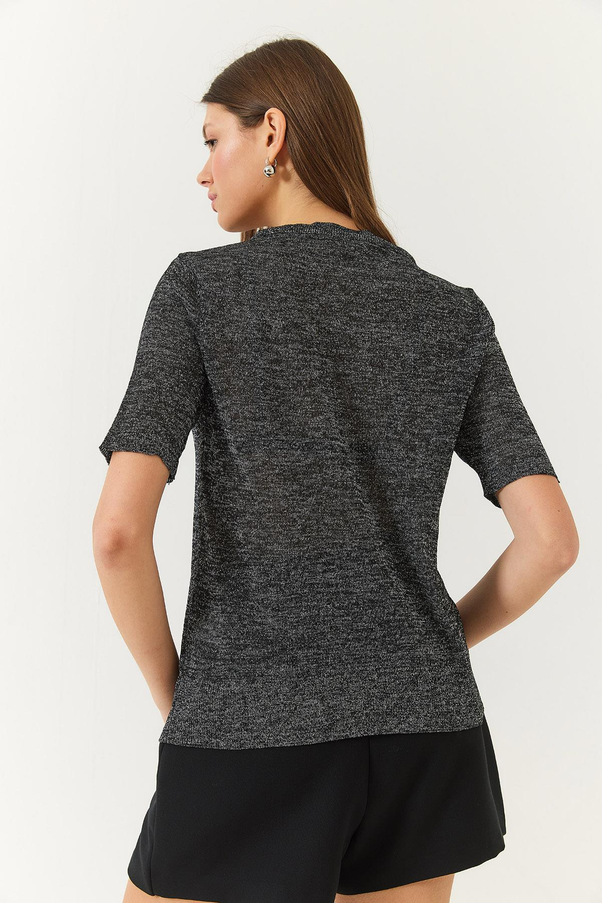 Bisiklet Yaka Kendinden Simli Kısa Kollu T-Shirt 60261443 - Siyah