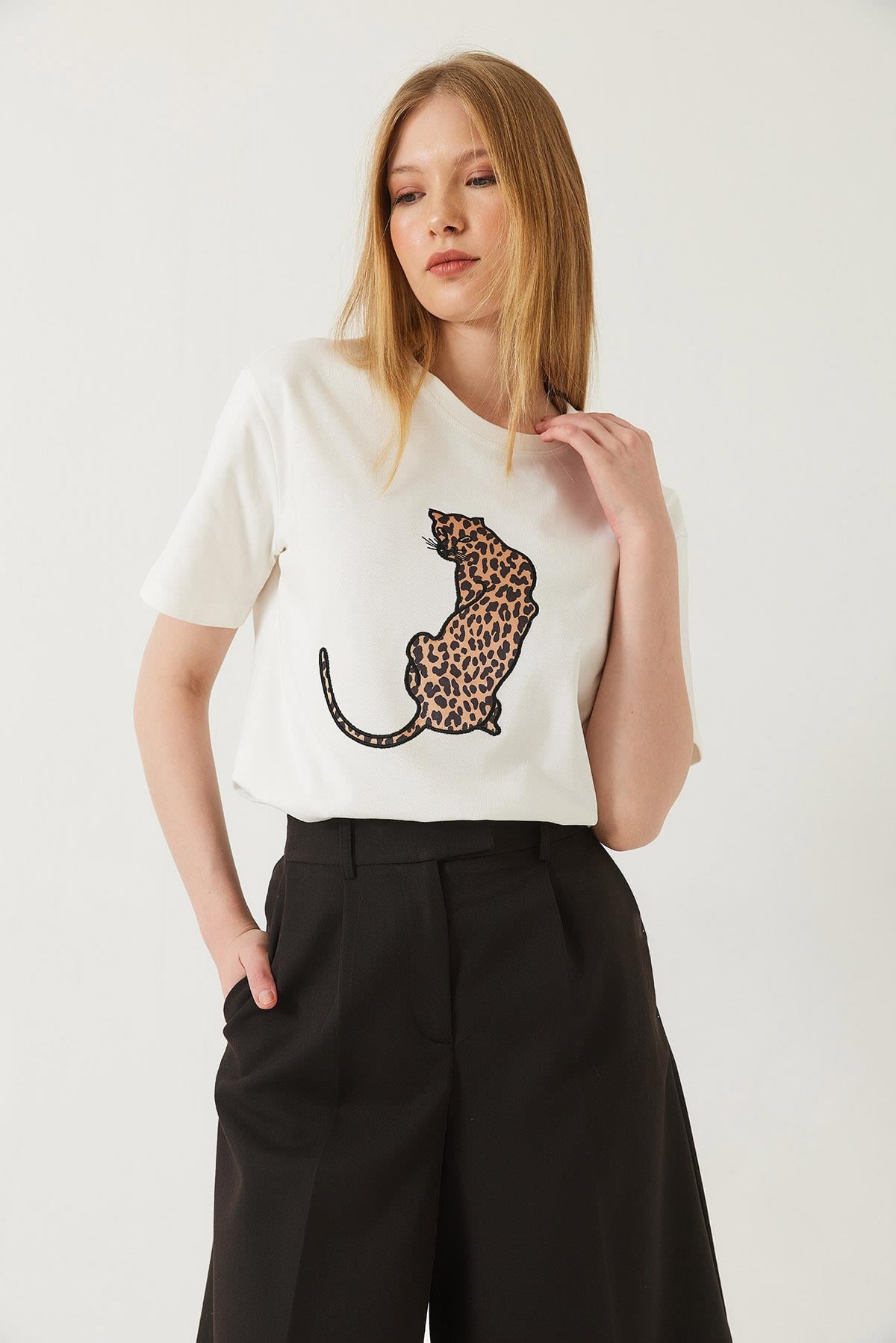 Bisiklet Yaka Leopar Baskılı Tshirt 60261345 - Beyaz