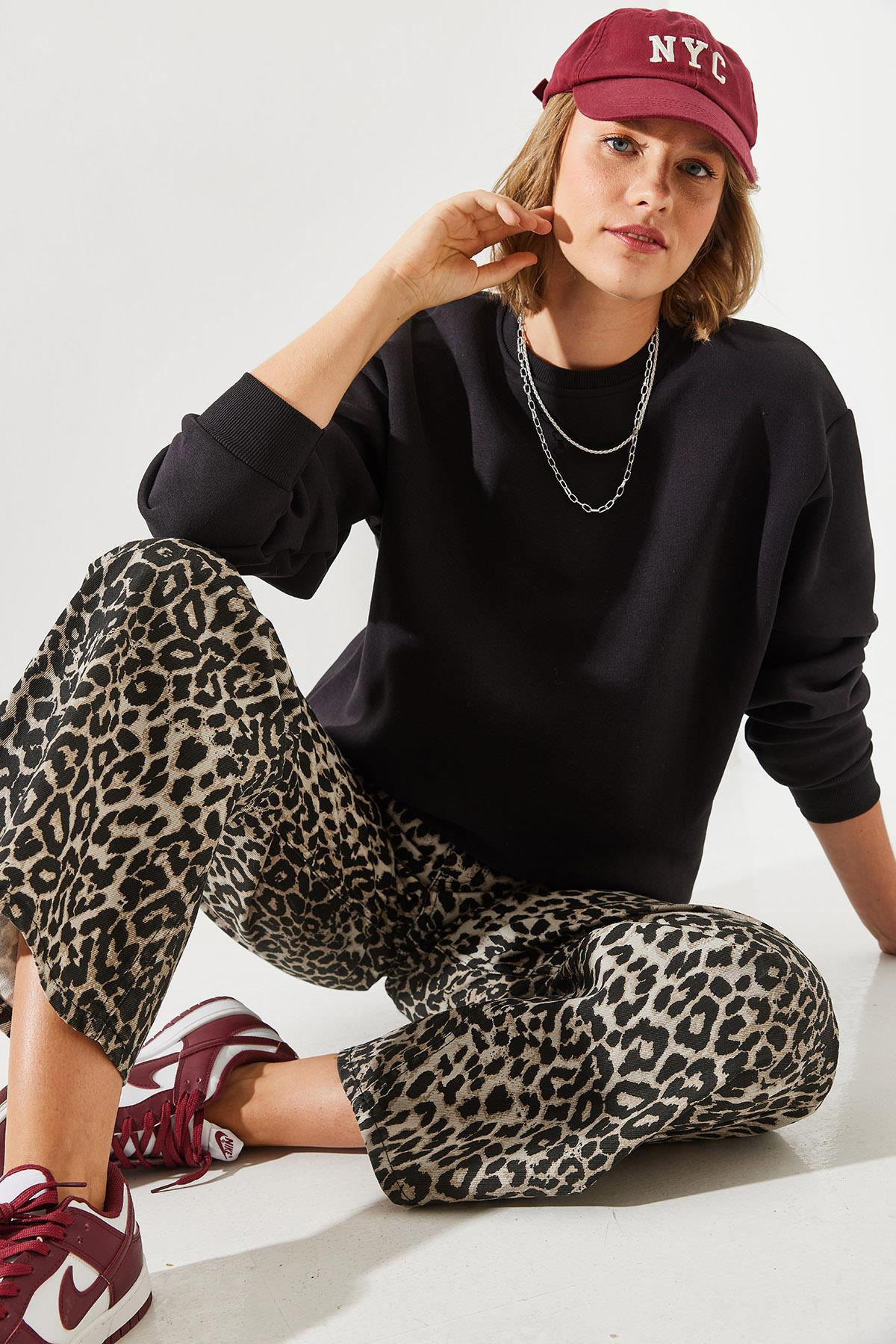 Bisiklet Yaka Şardonlu Basic Sweatshirt 60251640 - Siyah SWEATSHİRT modelleri